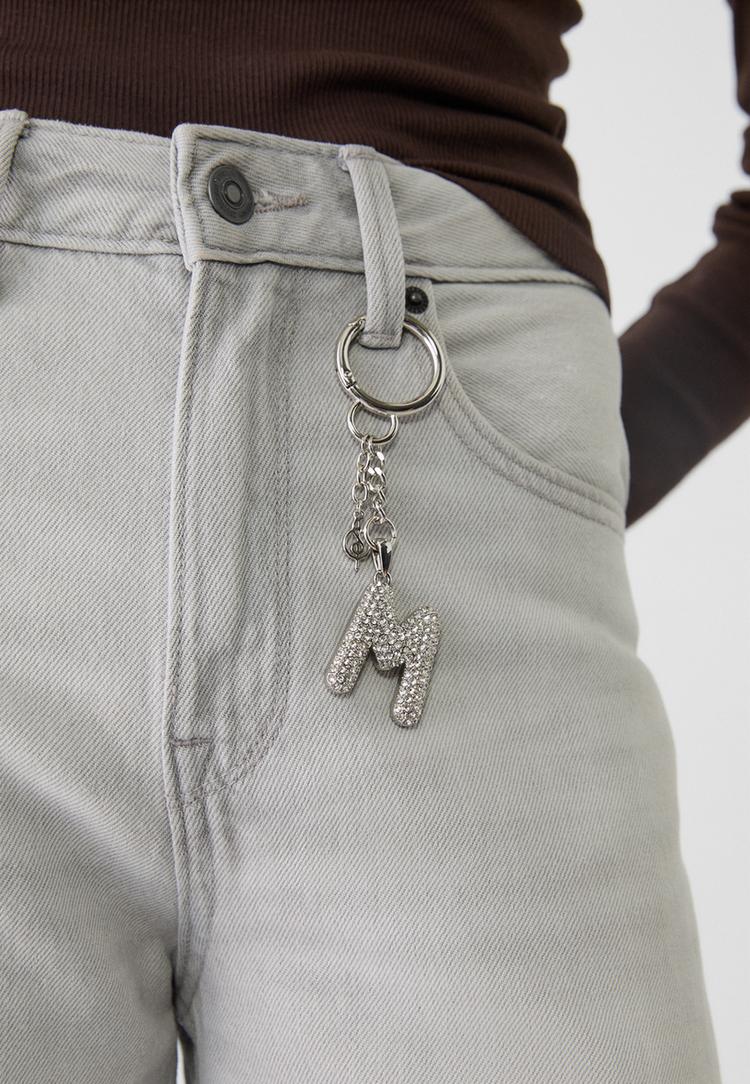 llavero charm inicial brillos