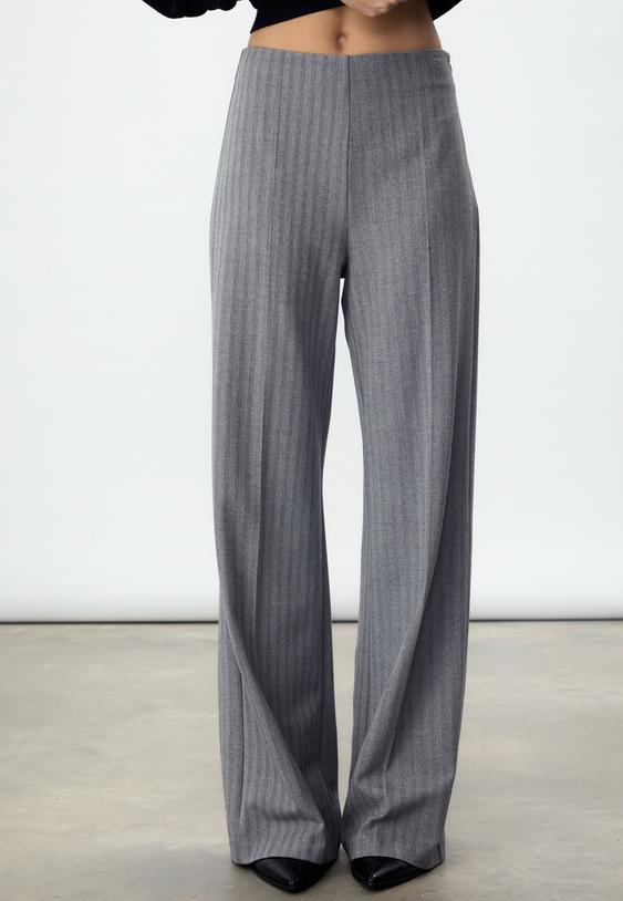 soepelvallende geklede broek