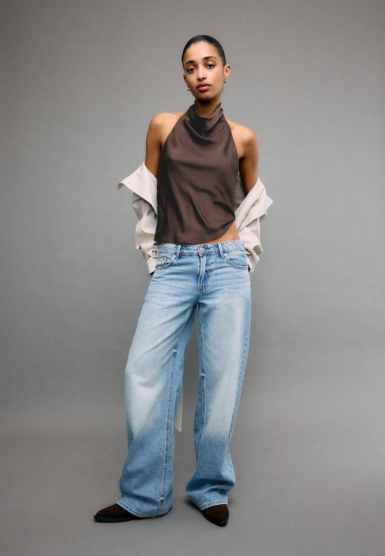 Сатенен Топ С Халтер Деколте