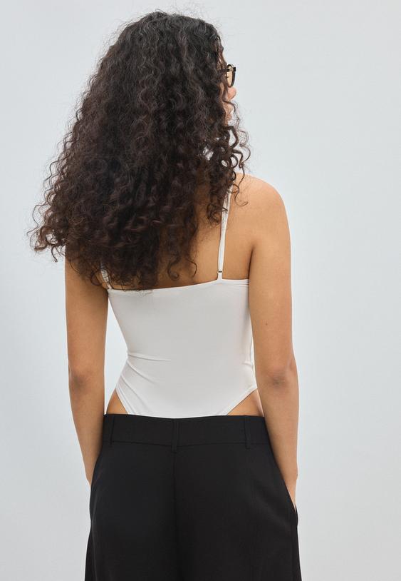 v yaka askılı body