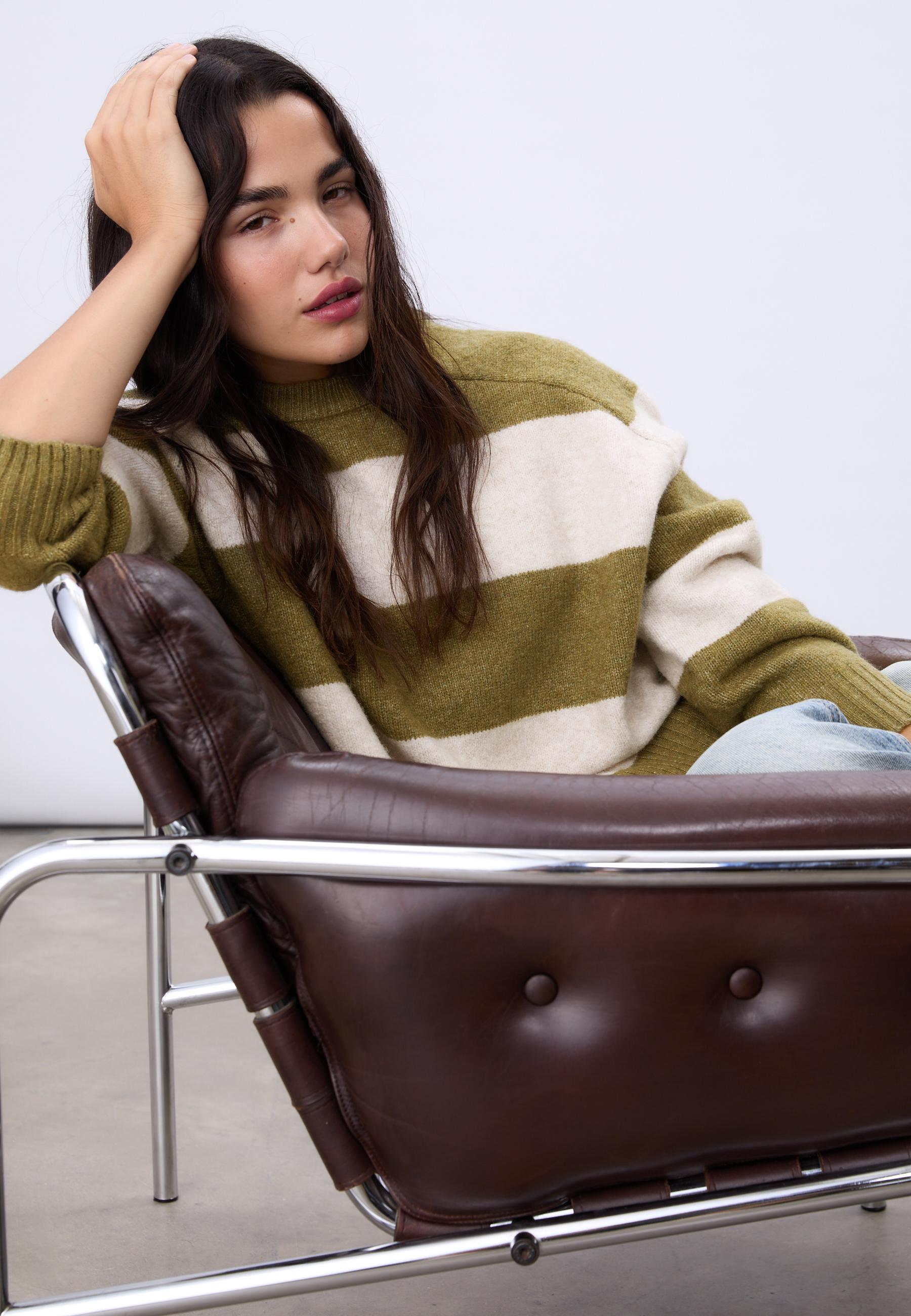 Pull basique en maille douce - Basics femme | Stradivarius France