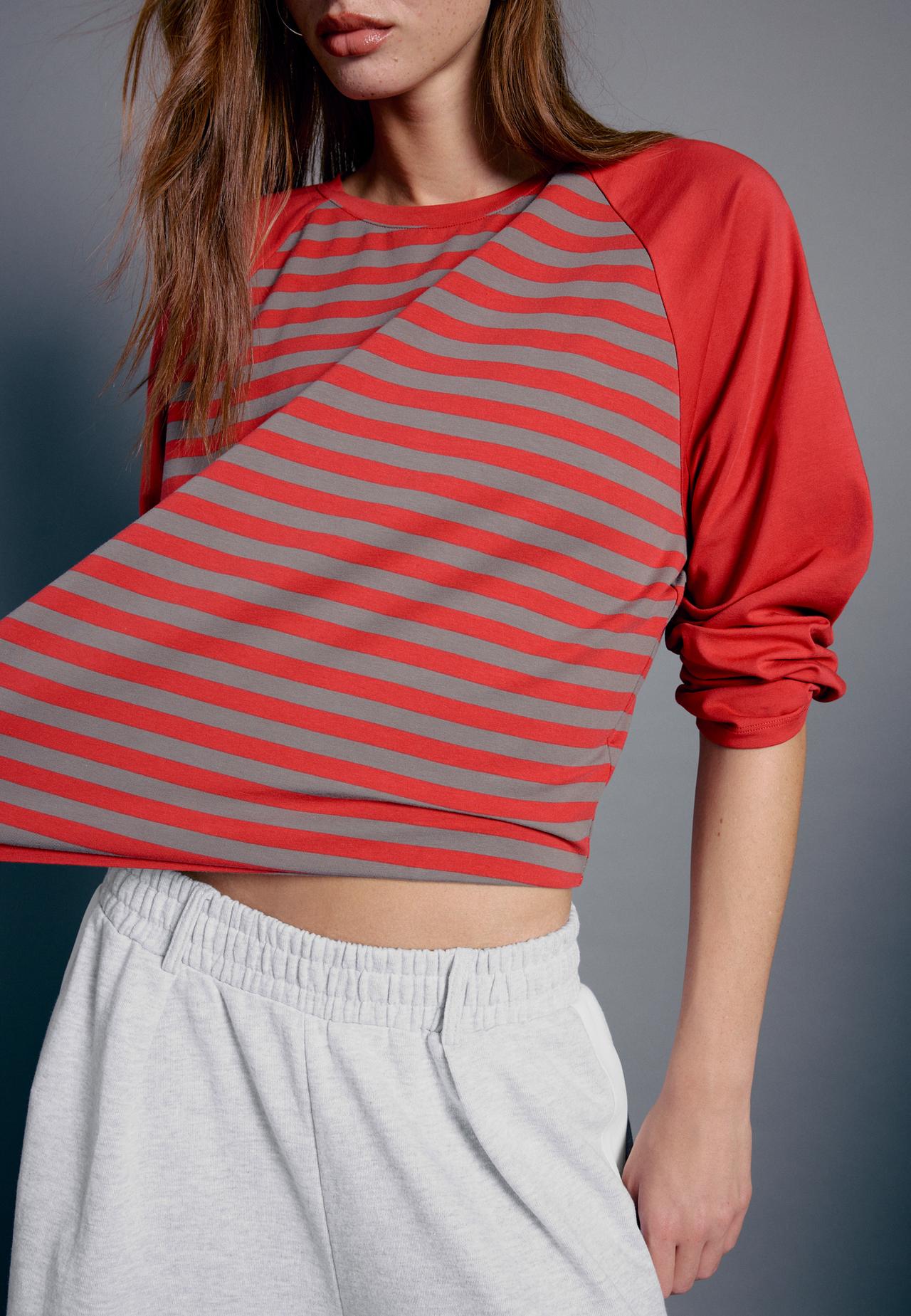Striped raglan sleeve T-shirt — Red