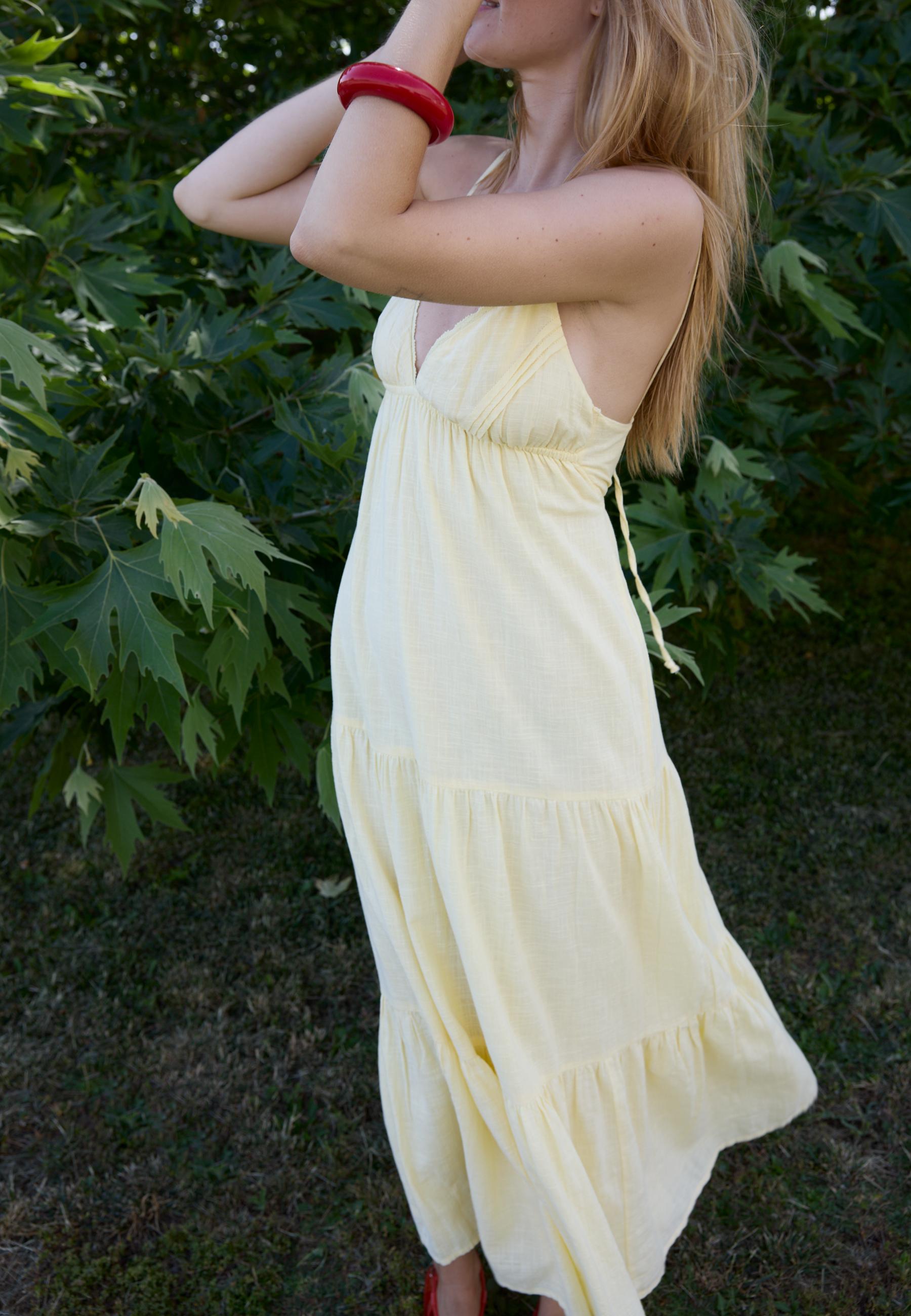 Long V-neck dress — Pastel yellow