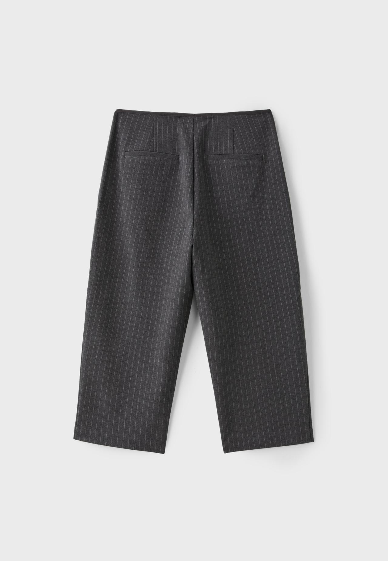 Striped smart capris — Dark grey