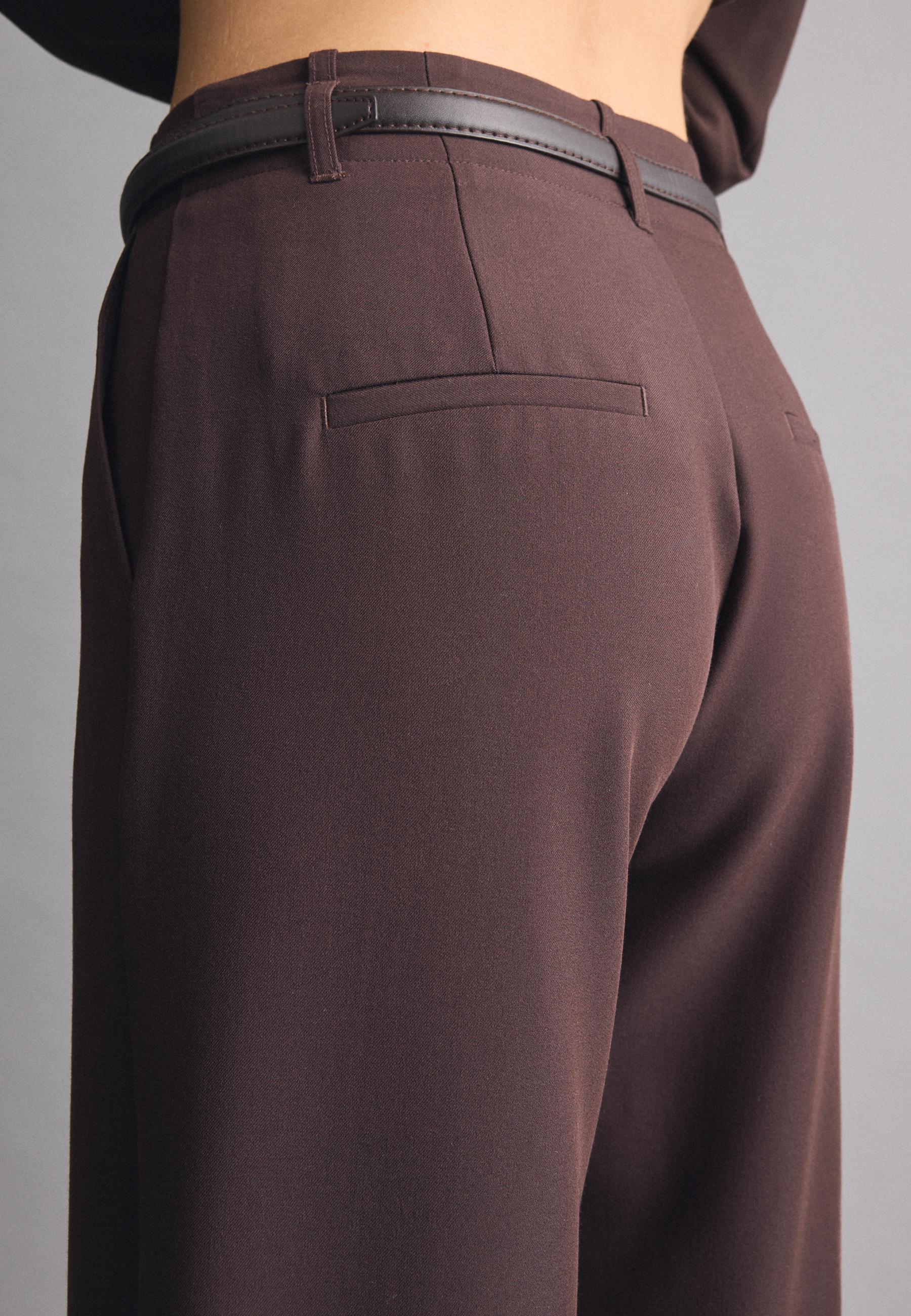 Stradivarius Düz kesim dökümlü kemerli pantolon görsel 5