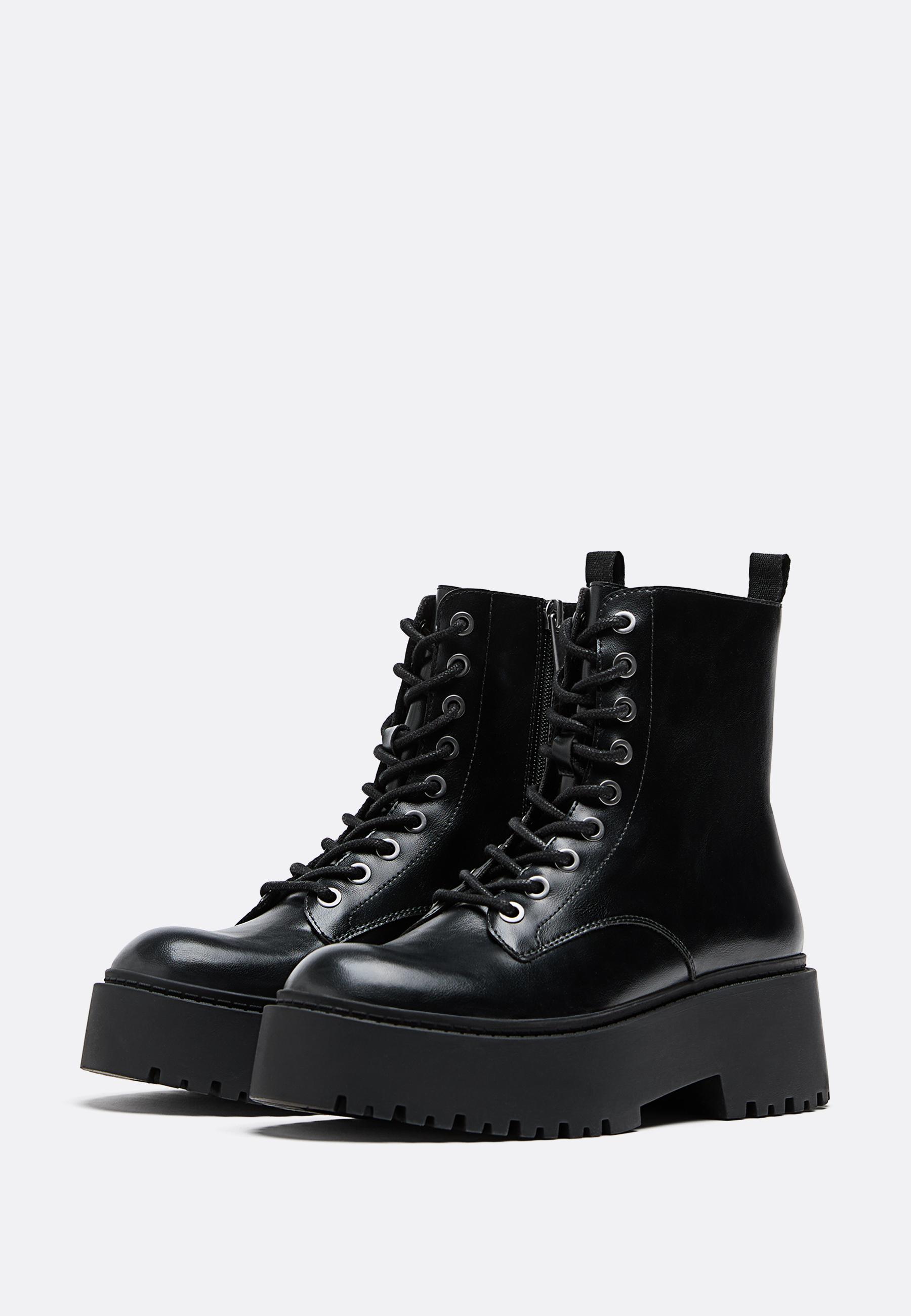 Flat lace-up ankle boots — BLACK