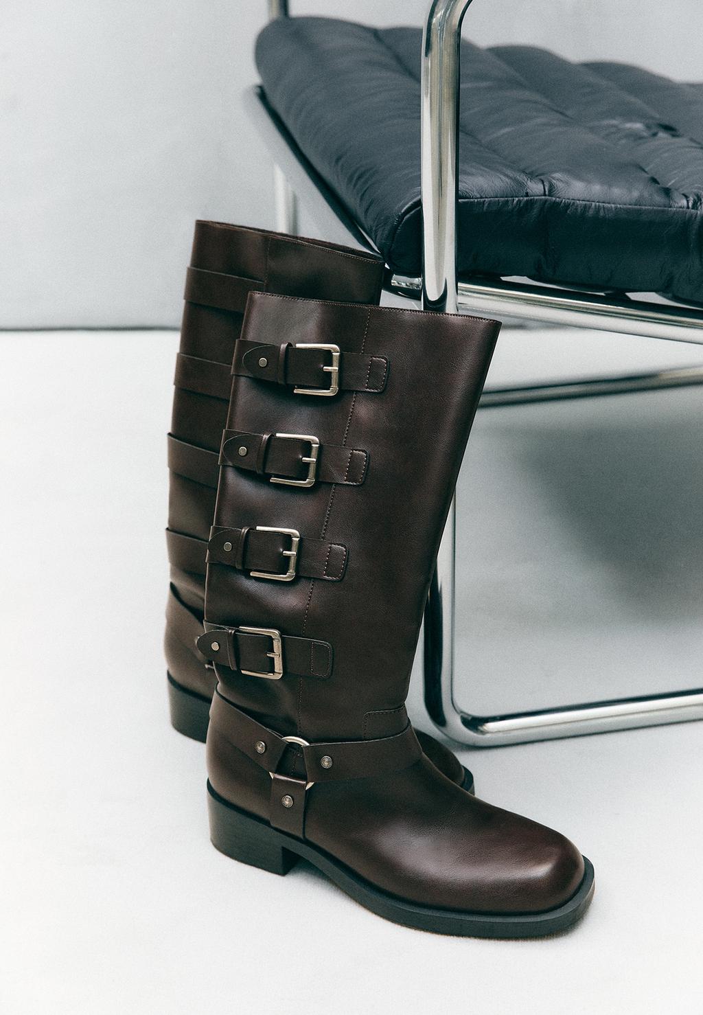 Botas planas biker hebillas