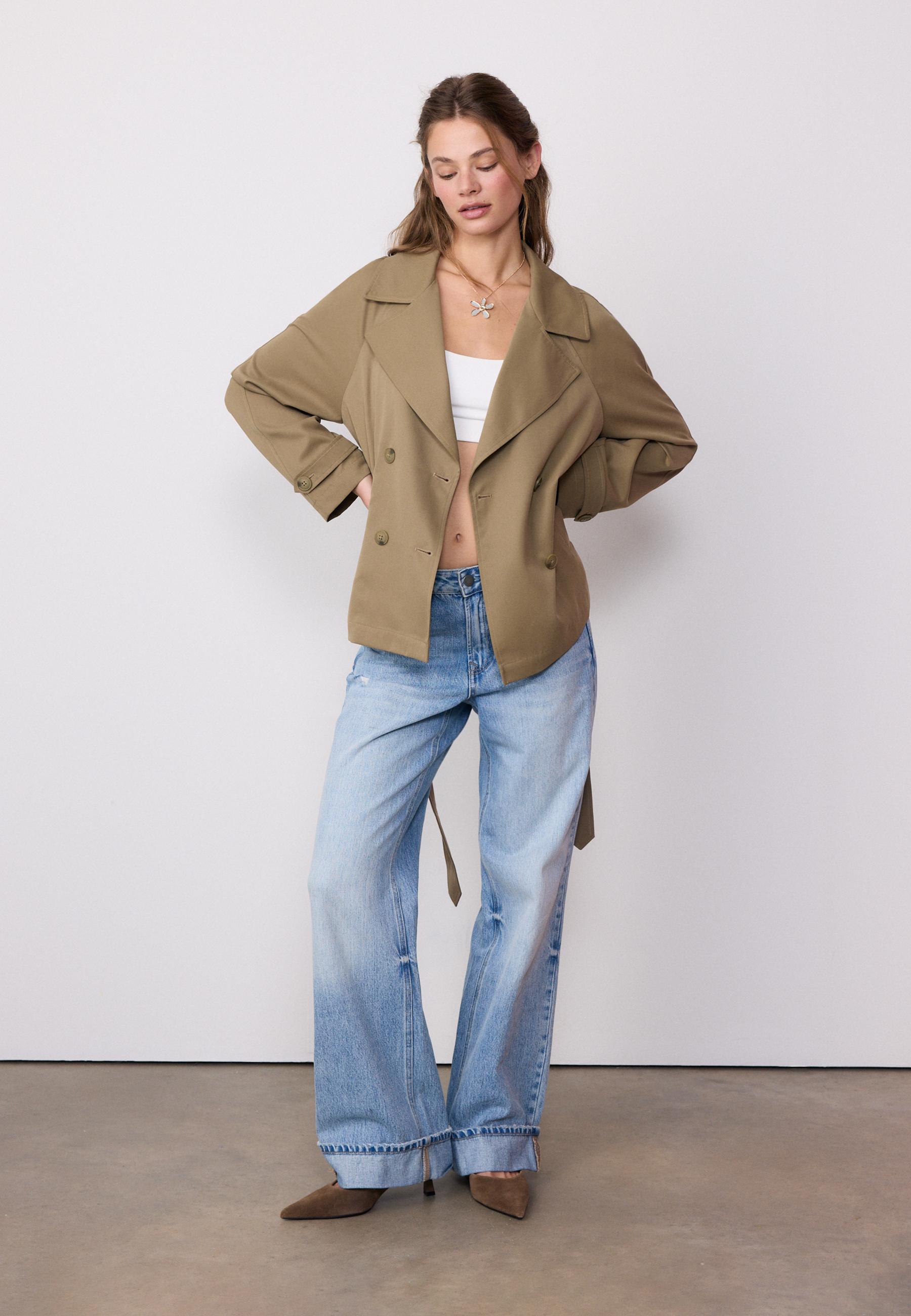 Short flowing trench coat with belt - Women's fashion