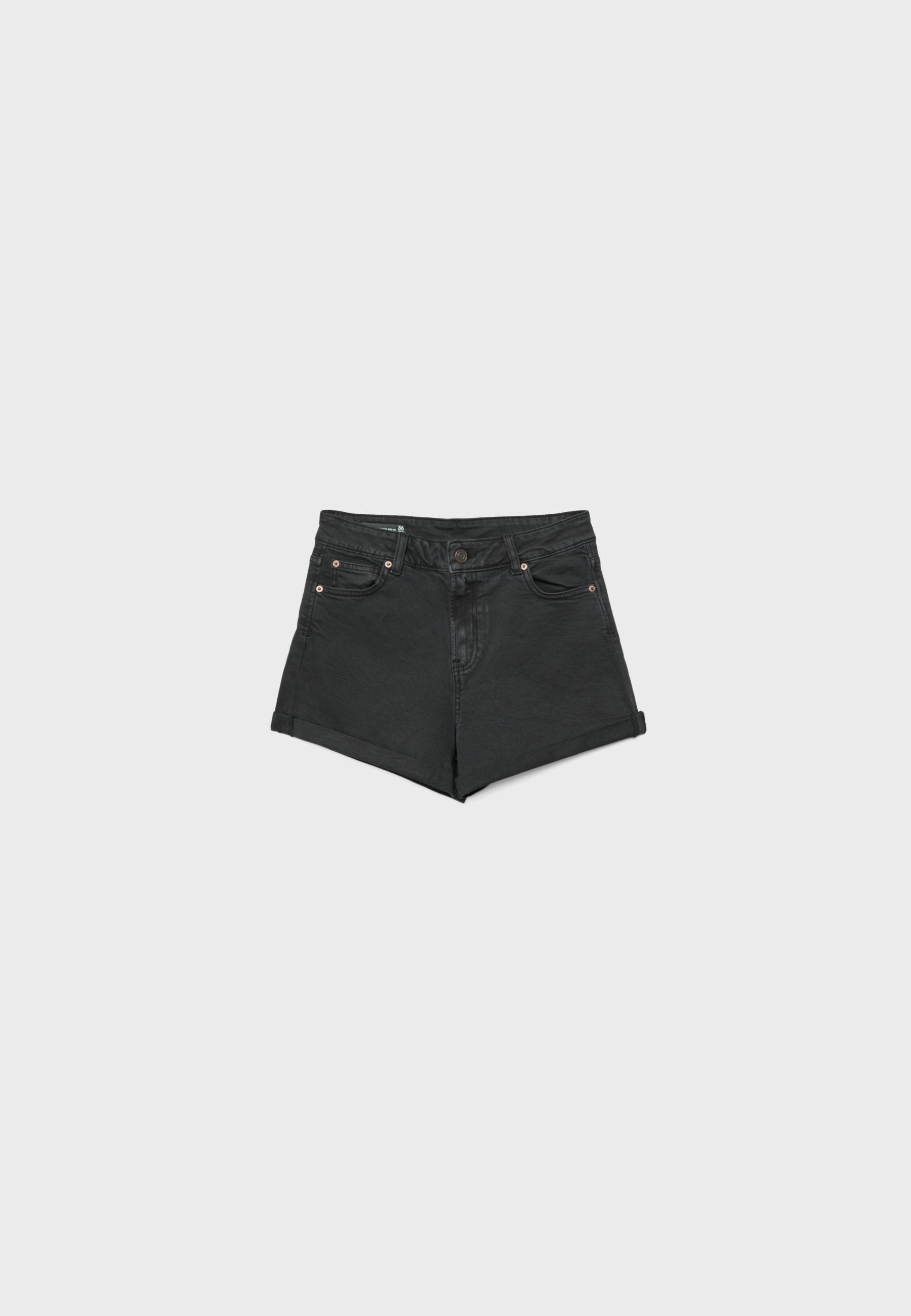 Slim fit mom shorts — Black
