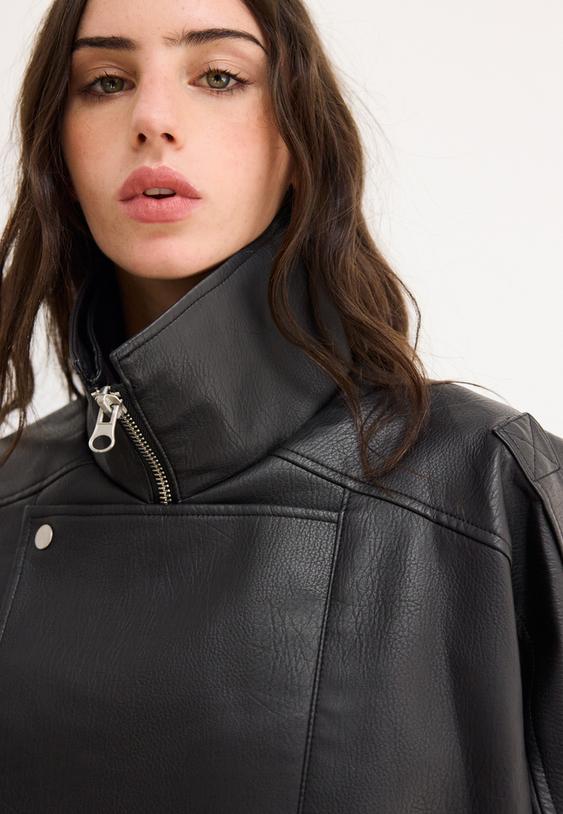 cazadora oversize solapa efecto piel l08461710