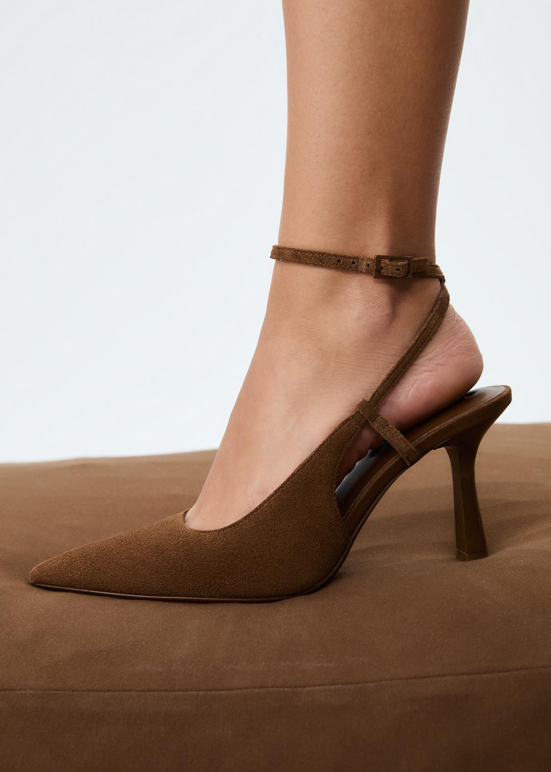 Split suede heeled shoes