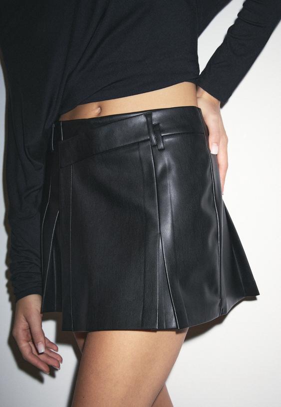 jupeculotte a plis en similicuir