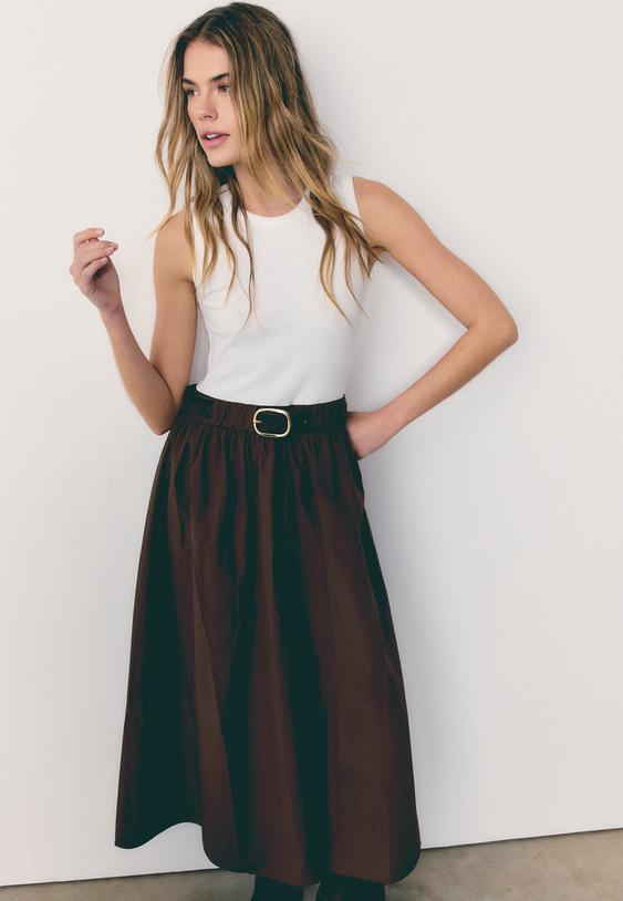 vestido midi bimaterial sem mangas com cinto