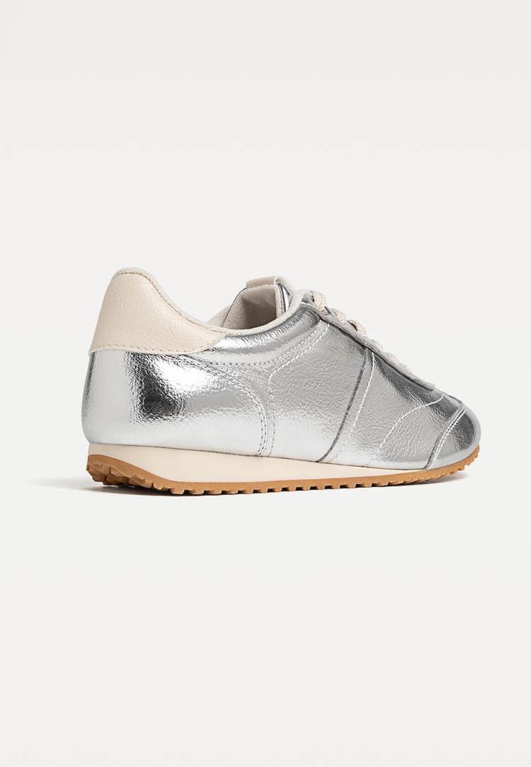 zapatillas casual retro plateadas