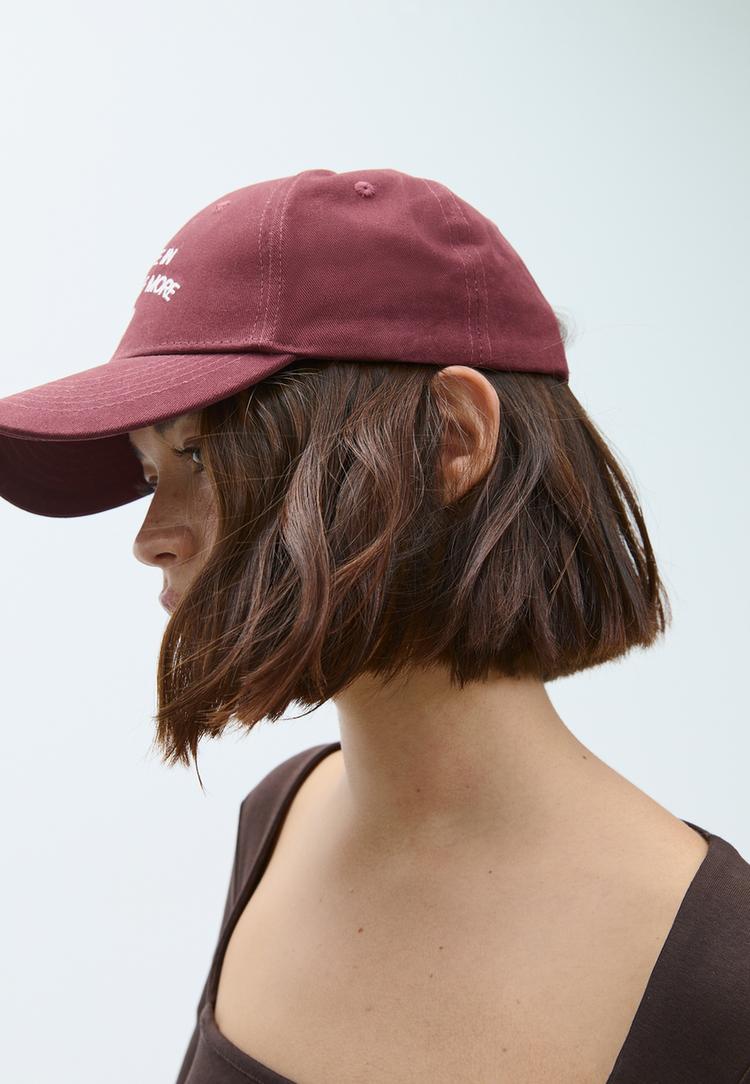 gorra mensaje bordado