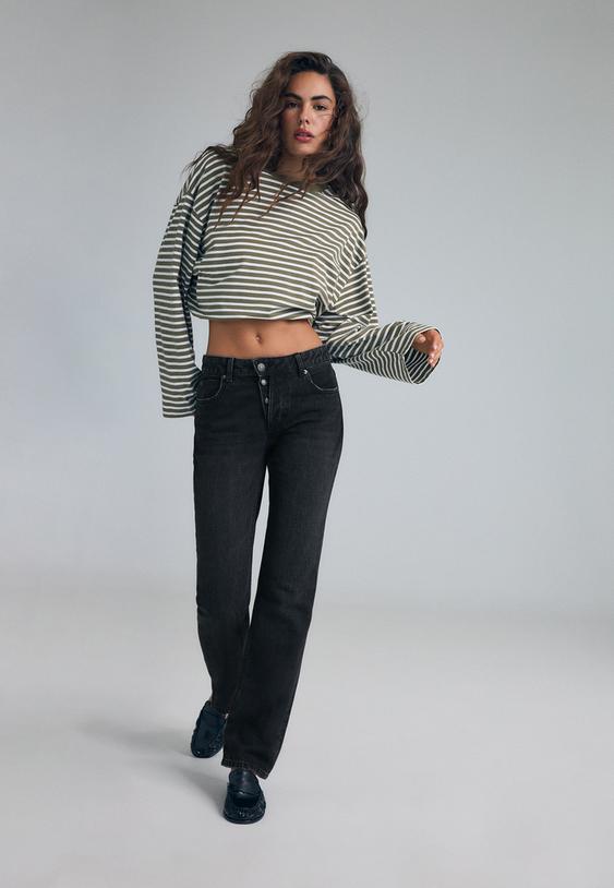 slim fit jeans in recht model