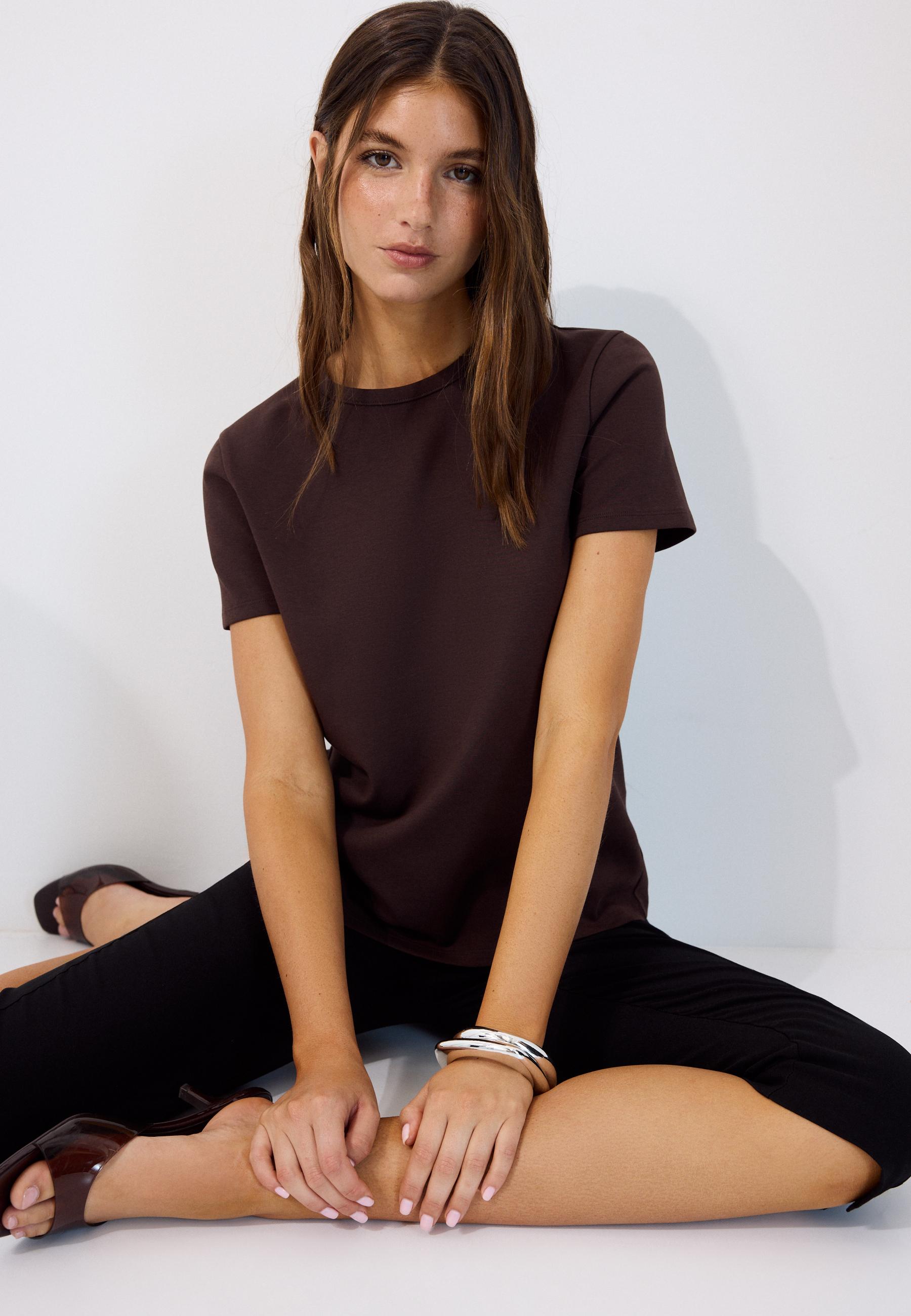 B02 Soft-touch regular basic T-shirt — Brown