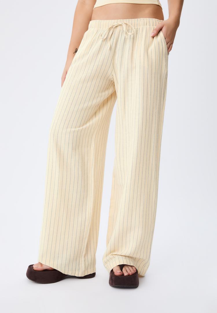 flieende-hose-mit-leinenstreifen