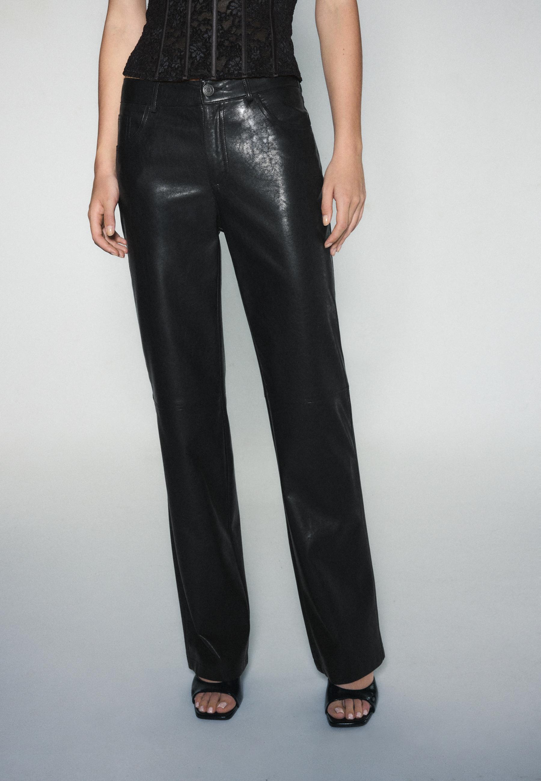 Stradivarius Παντελόνι Straight Με Όψη Δέρματος Μαύρο 34