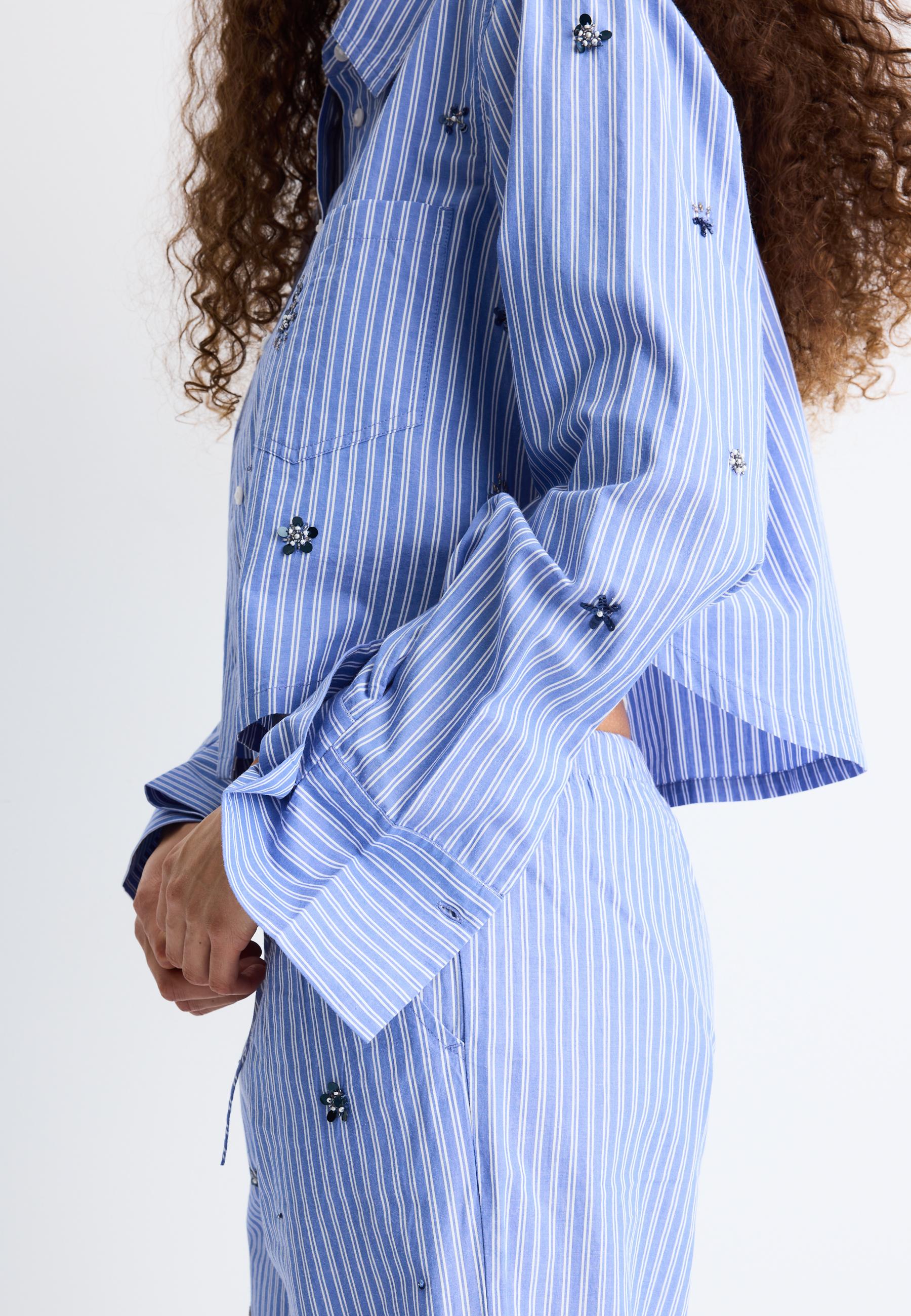 Cropped shirt with rhinestones — Blue