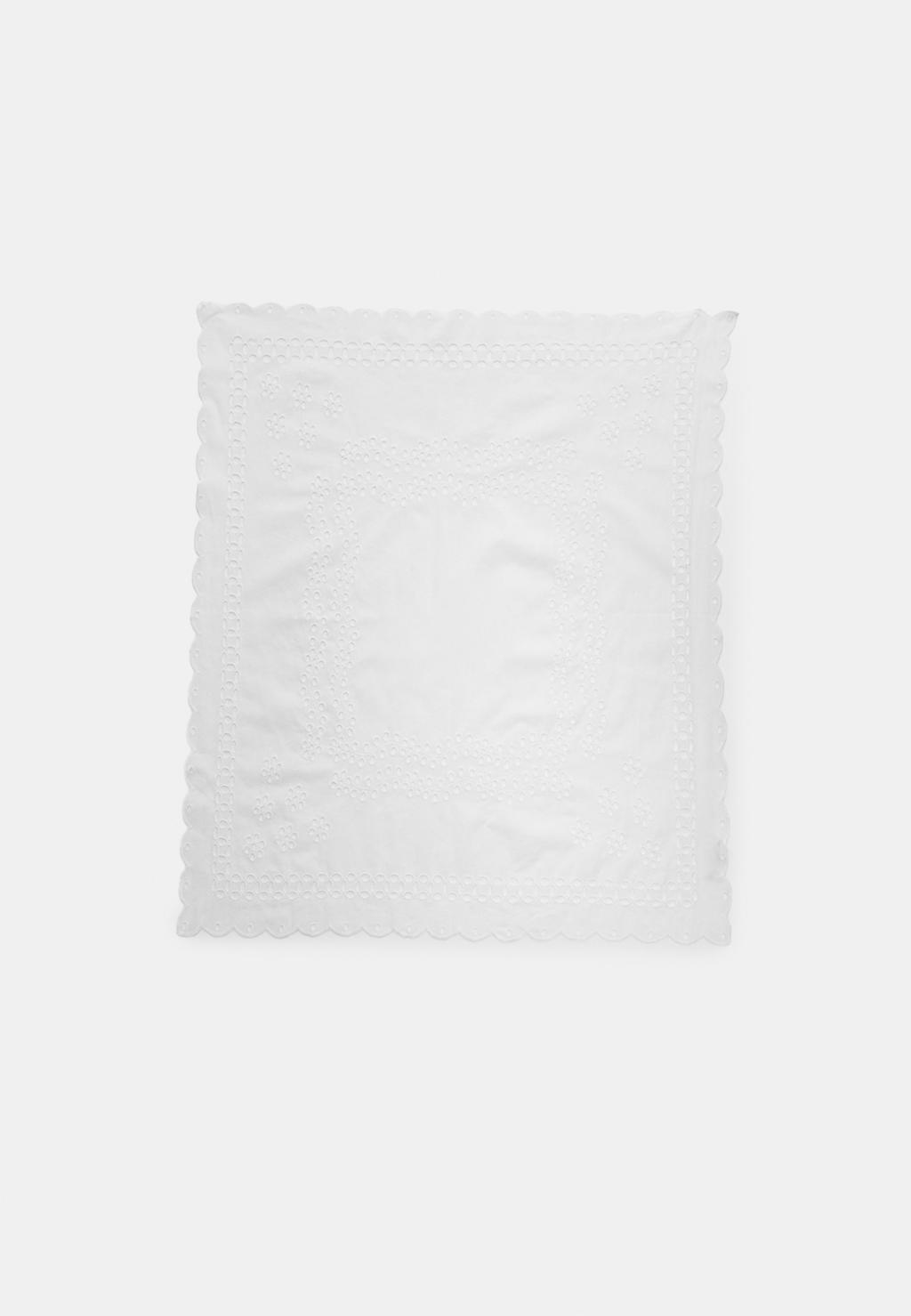 Lenço de algodão com bordados