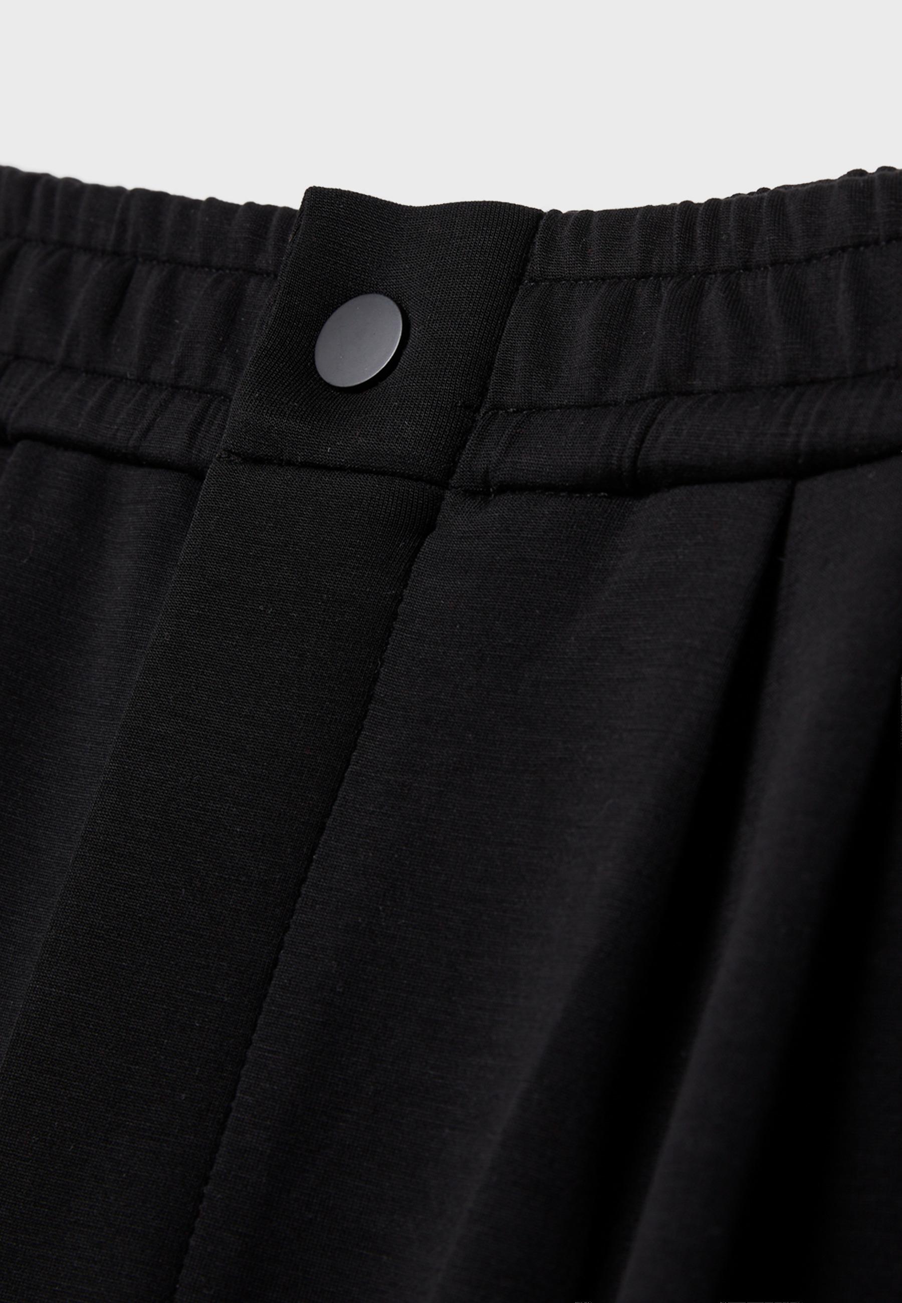 Stradivarius Yumuşak dokunuşlu pensli pantolon görsel 6