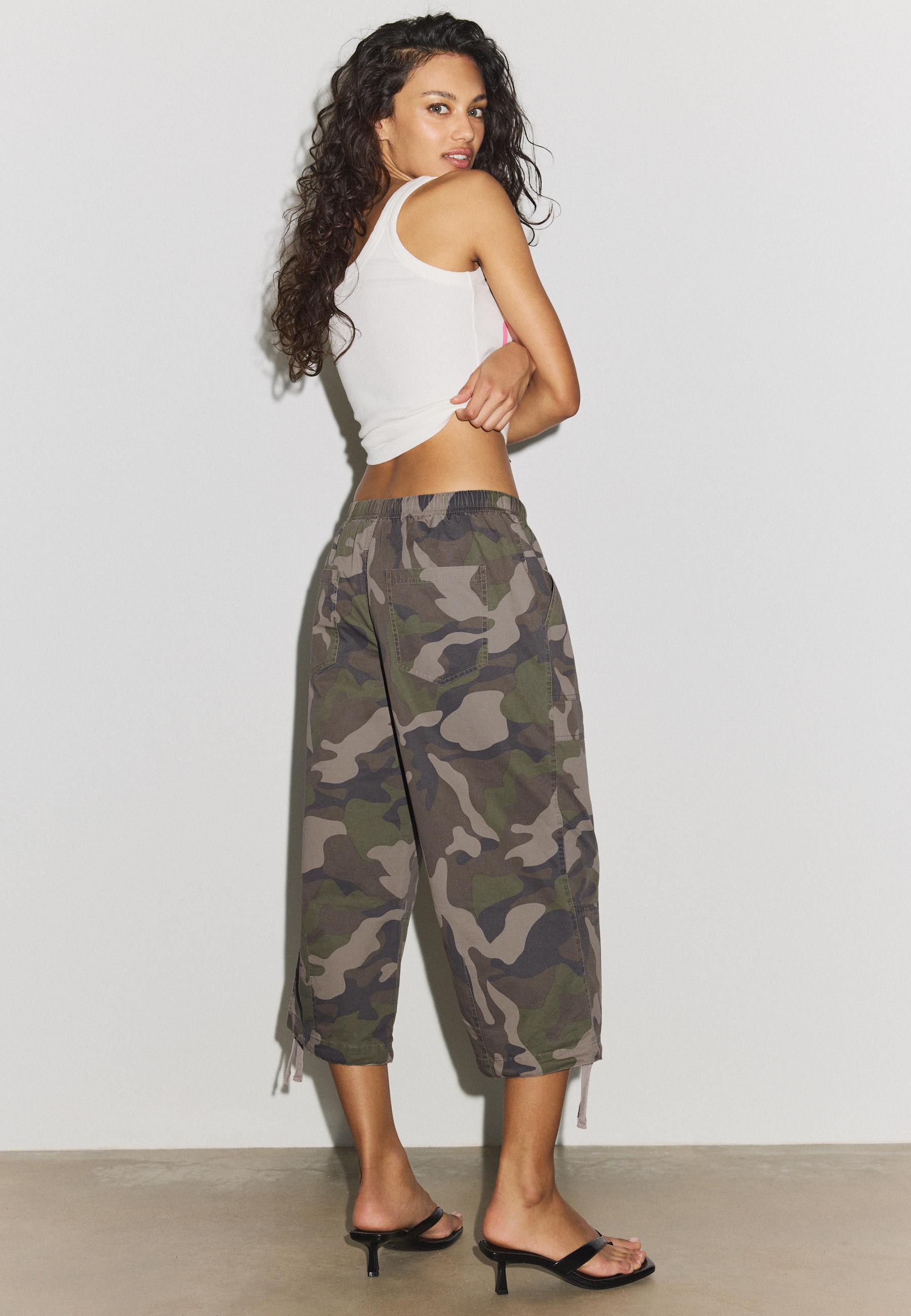 Printed relaxed fit Bermuda shorts — Khaki (alternate view)