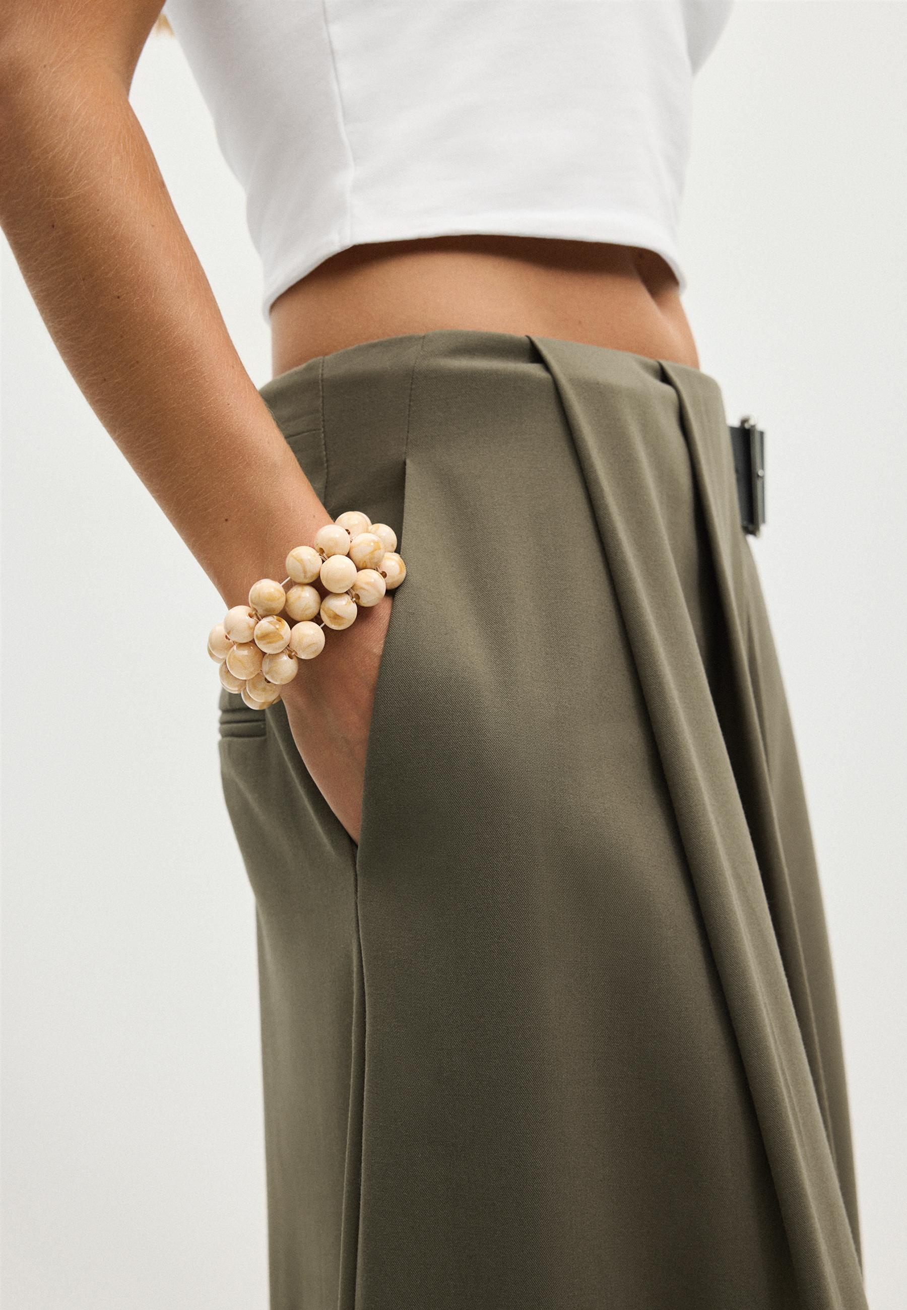 Beaded stretch bracelet — Ecru