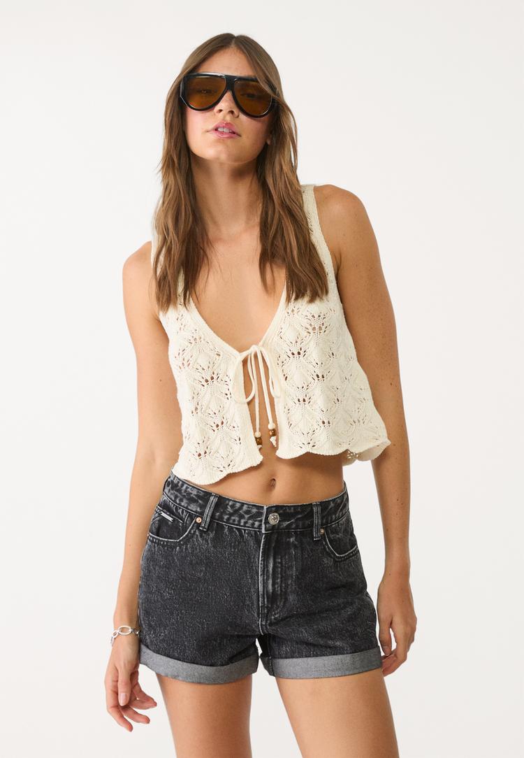 d83 short mom fit