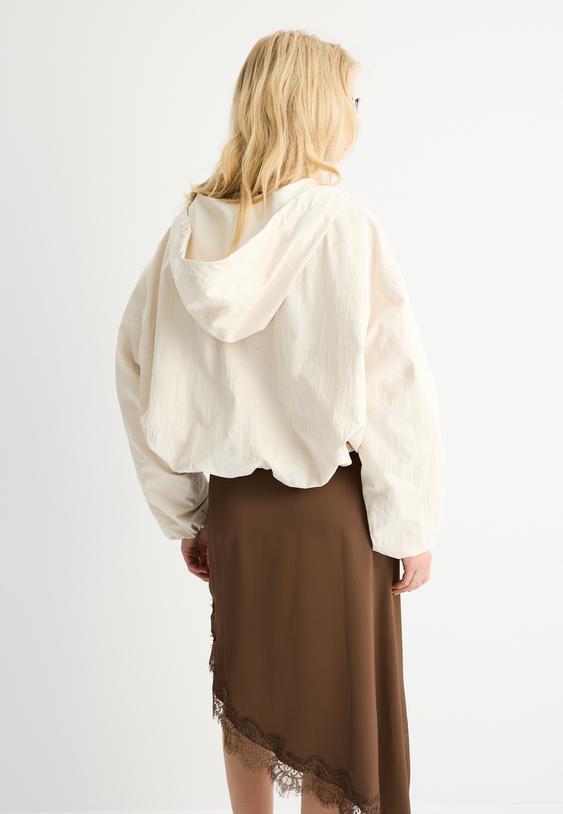 Stradivarius Blouson Basique Nylon Capuche Écru L