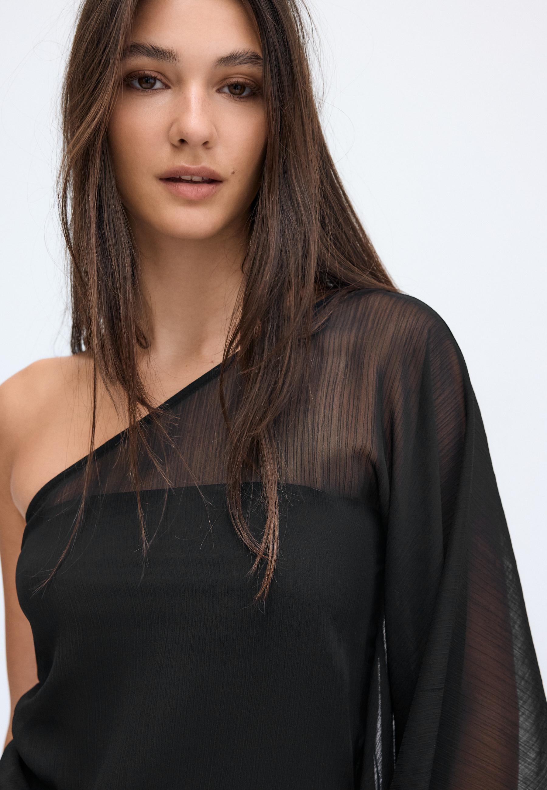 Asymmetric draped top — Black