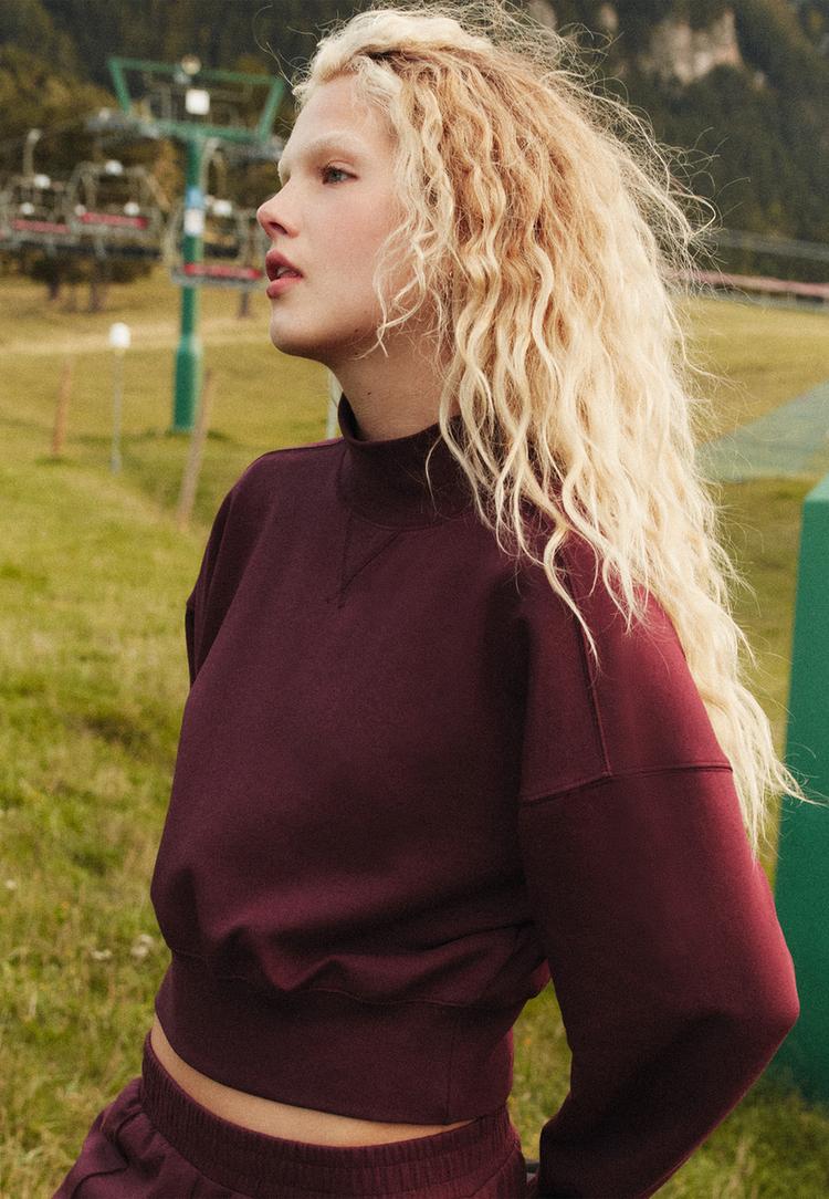 sweatshirt-mit-stehkragen-und-washed-effekt