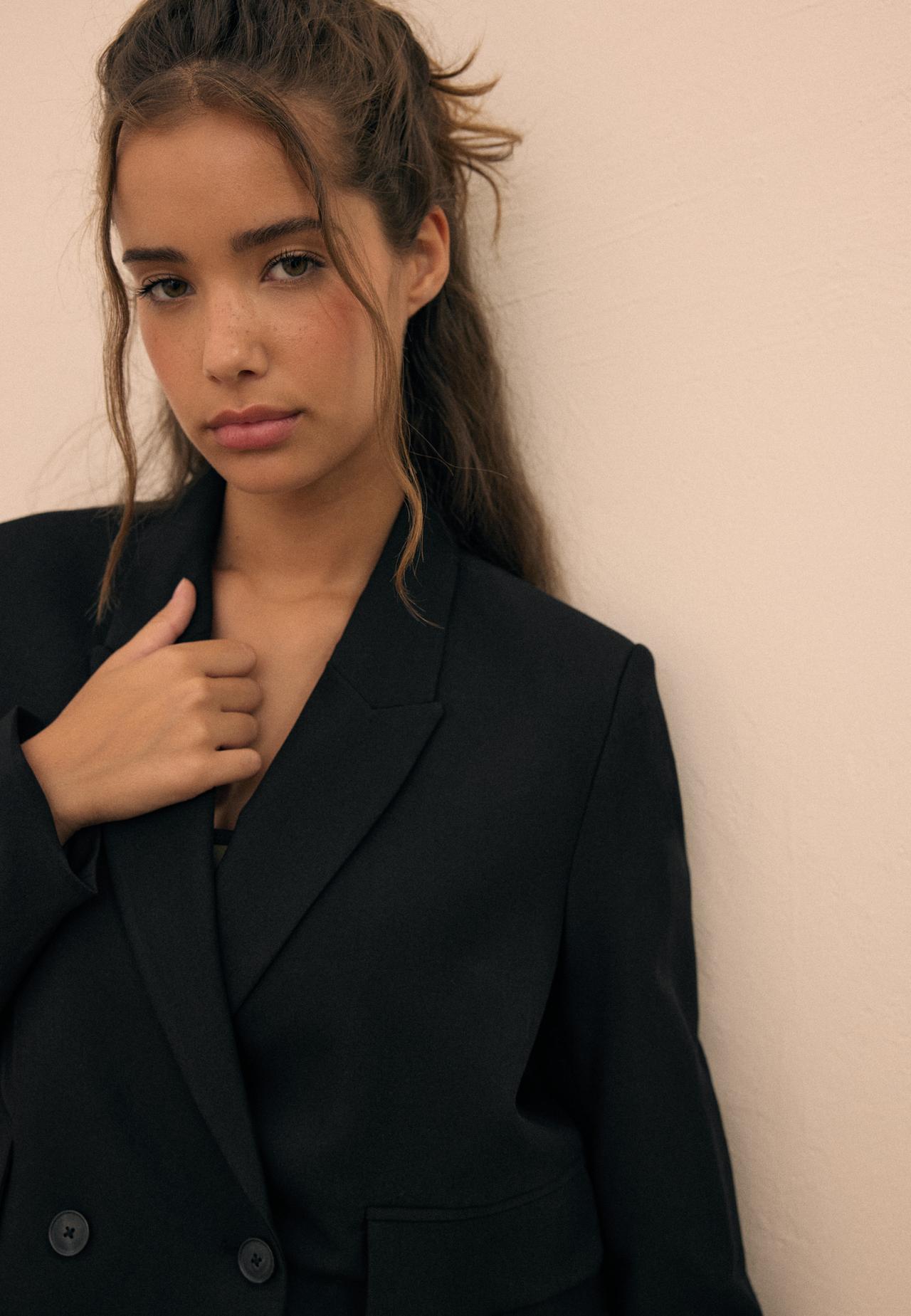 Tailored cropped blazer — Black