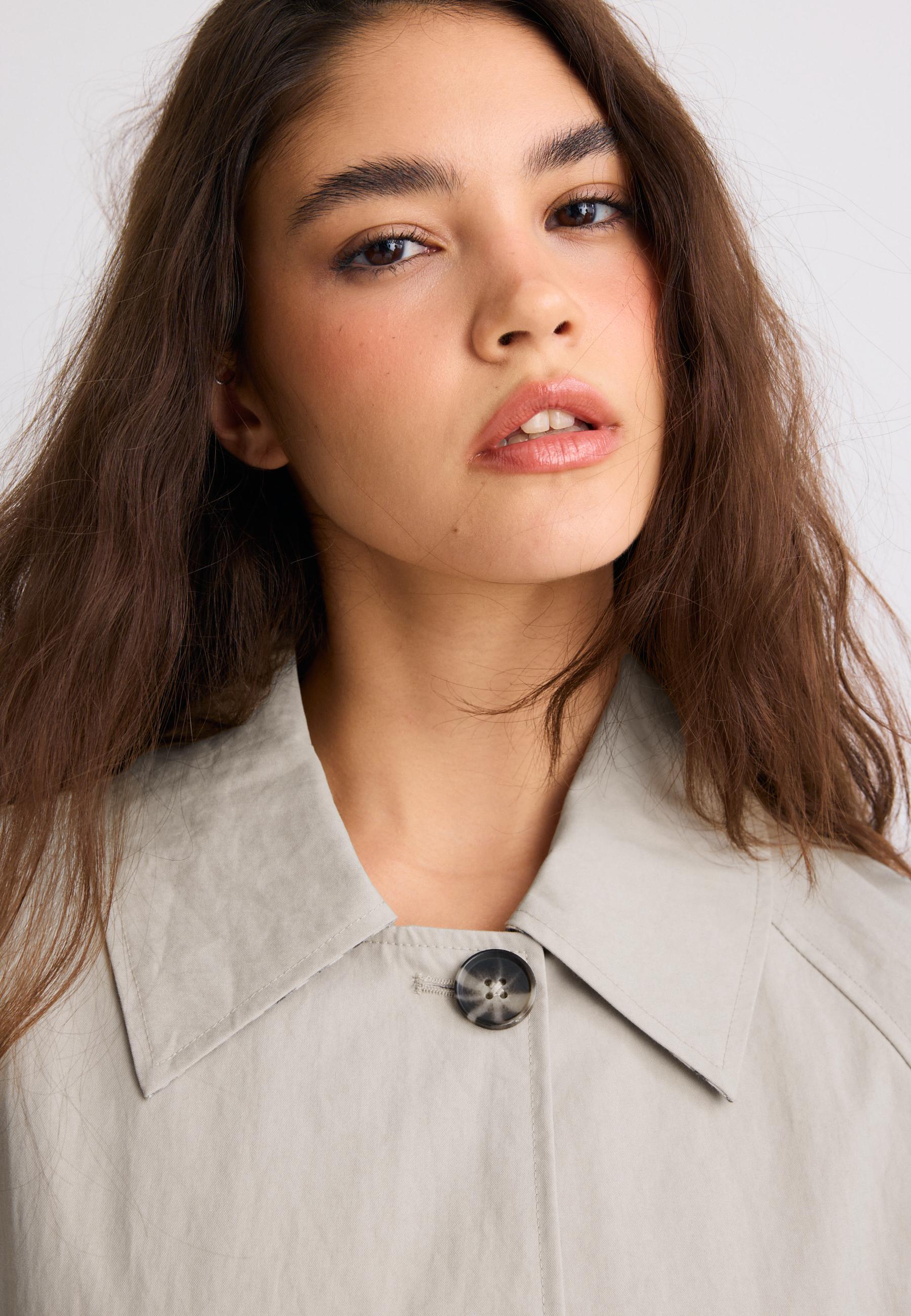 Check-lined long trench coat — Beige
