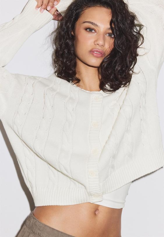 Плетена Жилетка С Копчета И Плитки