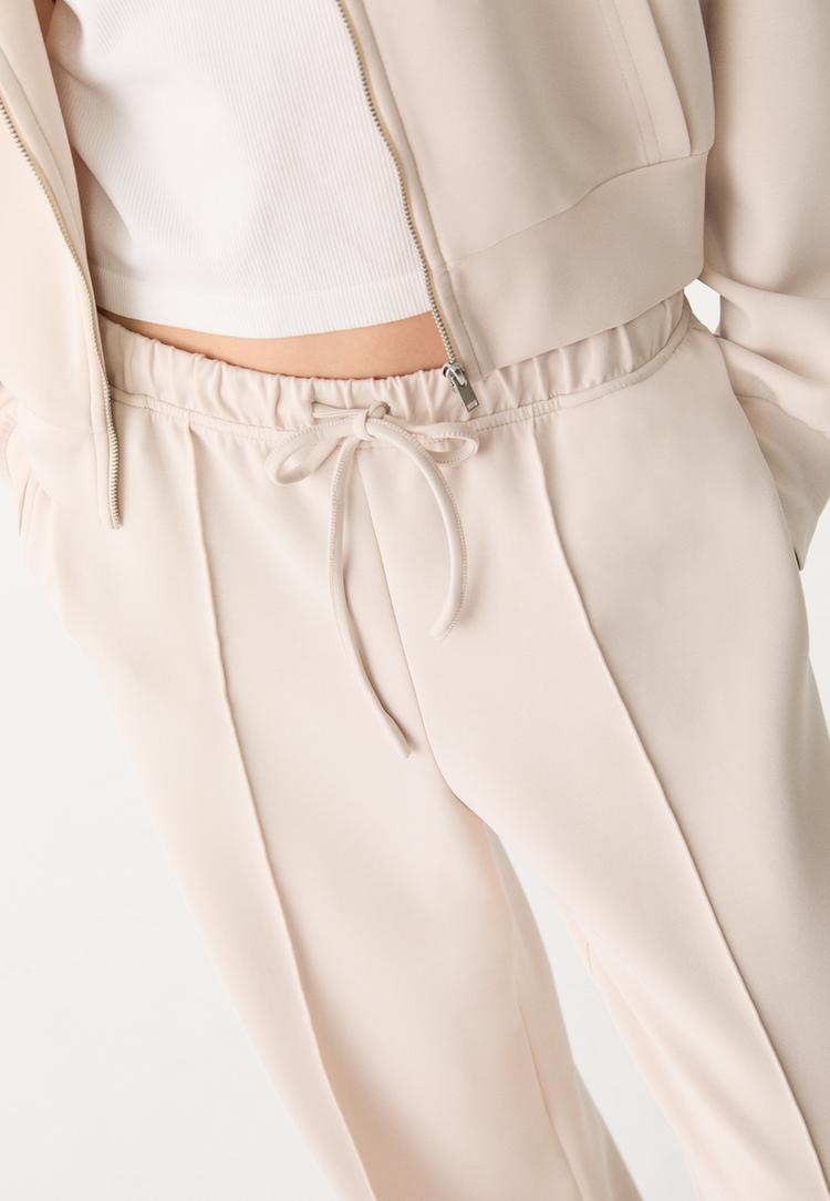 wide-leg-hose-mit-naht-in-weicher-haptik