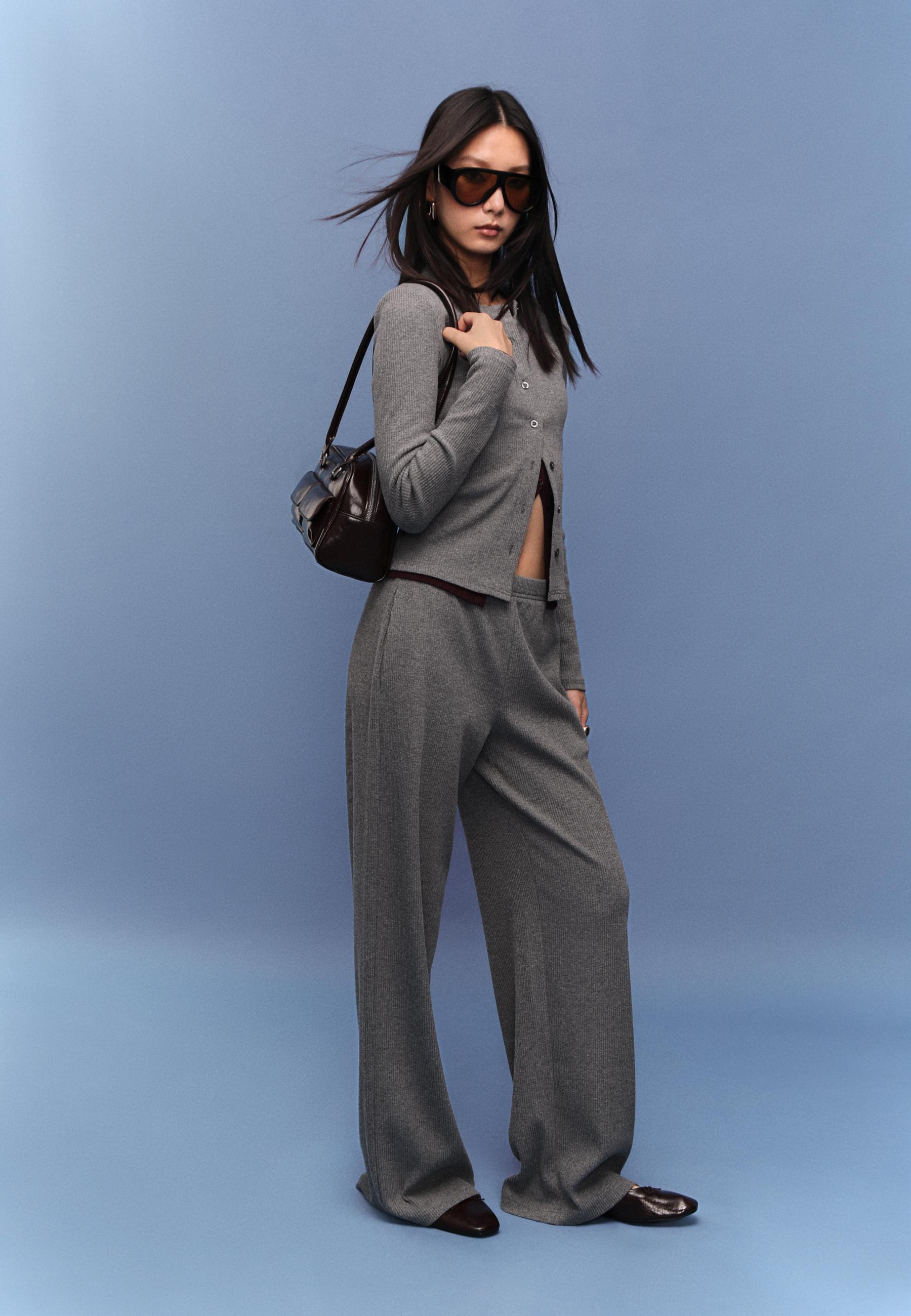 Long knit trousers — Dark grey