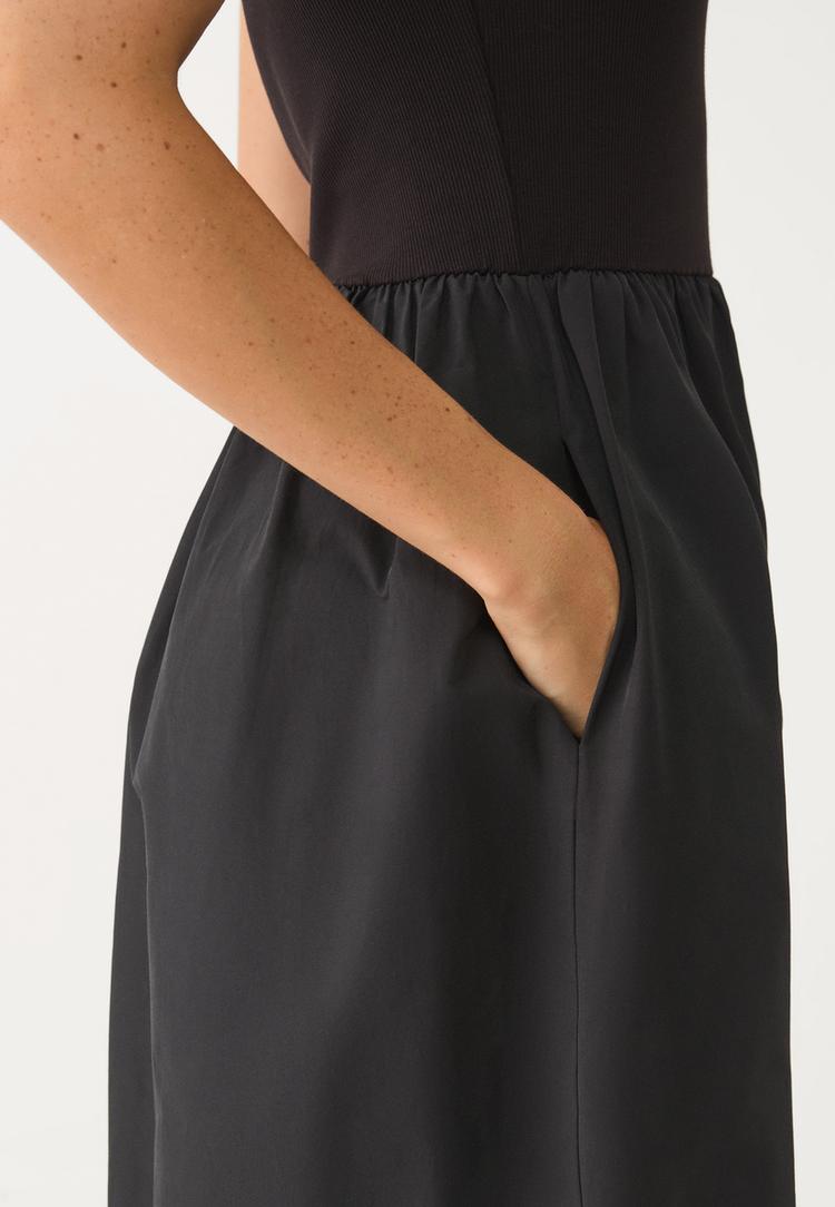vestido midi combinado