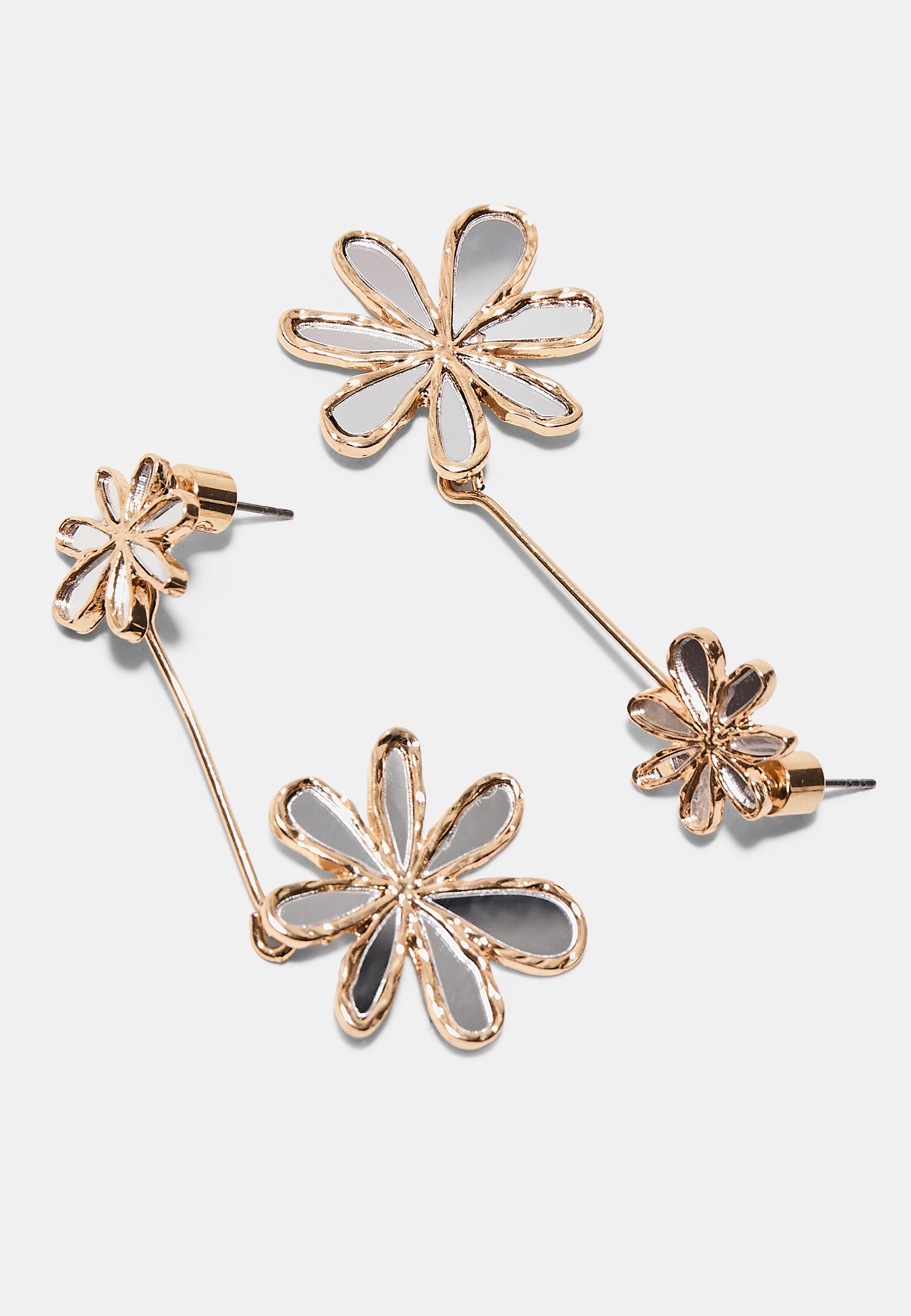 Flower dangle earrings — Gold