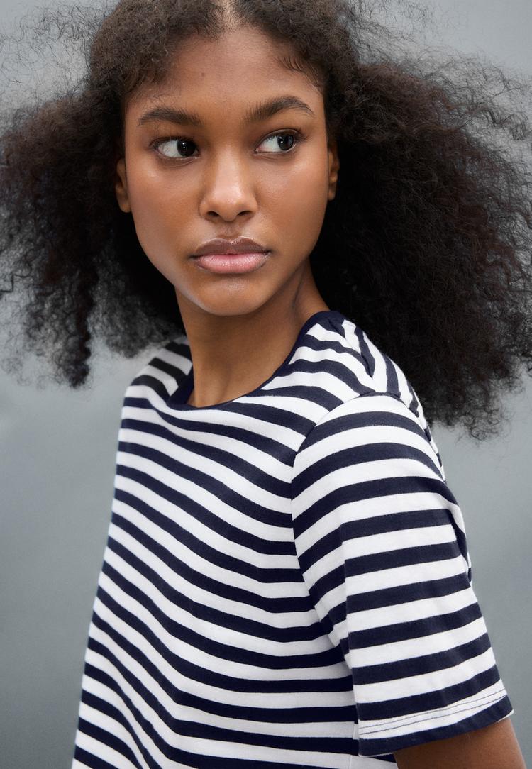 basic regular fit striped round neck tshirt