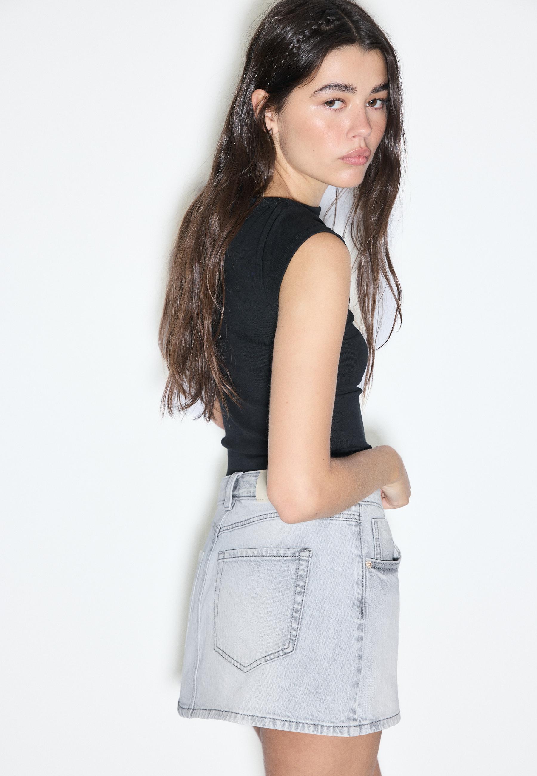 D62 Denim skort — DARK GREY DENIM WASH