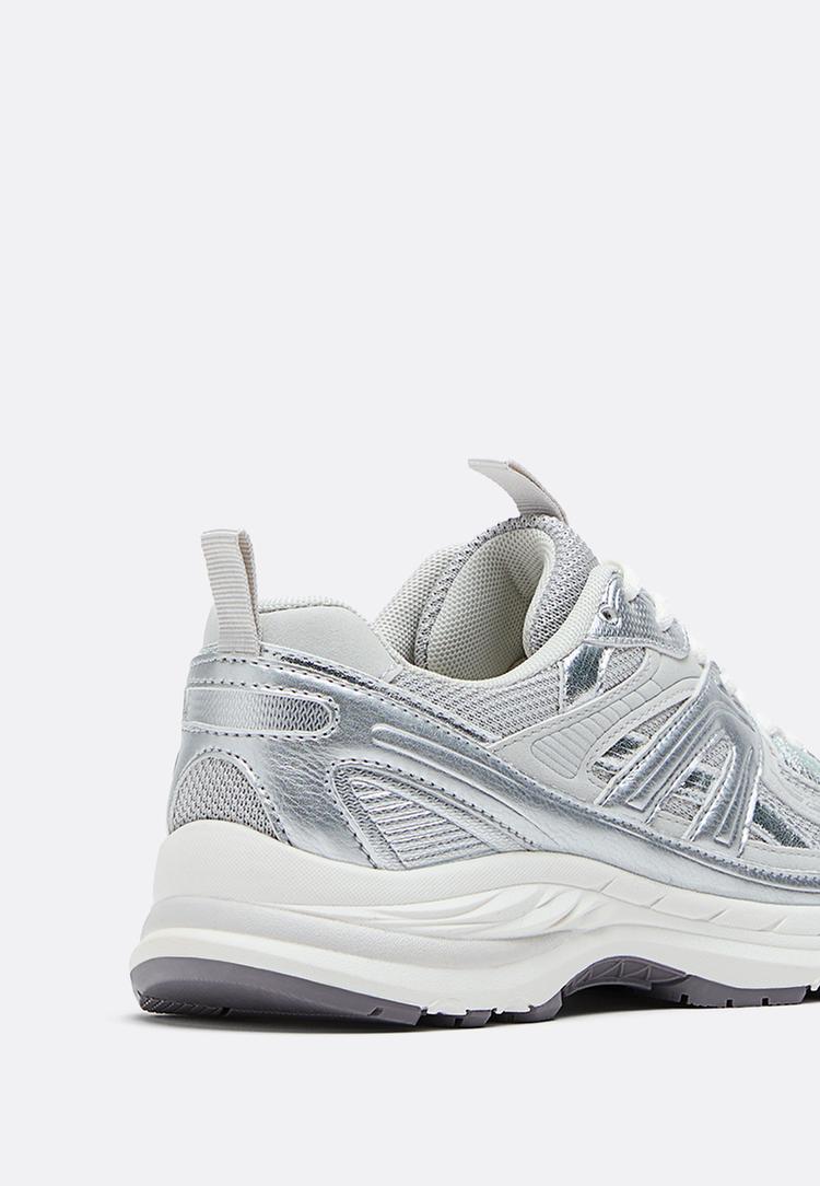 sapatilhas desportivas detalhe