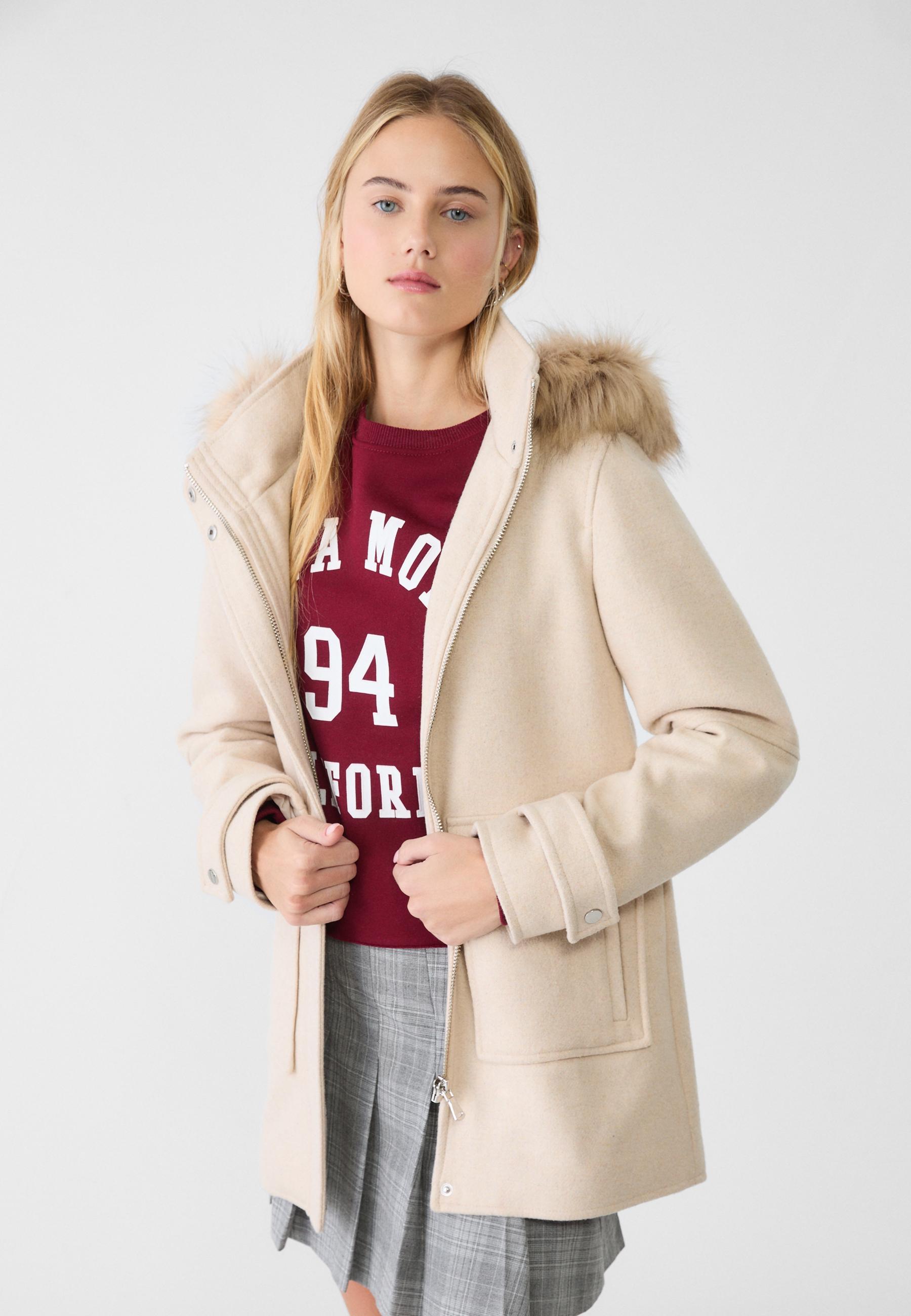 Manteau fausse fourrure shops stradivarius