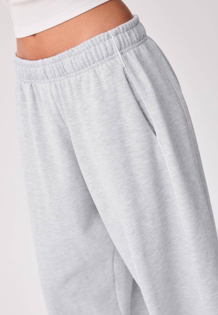 joggers with piping