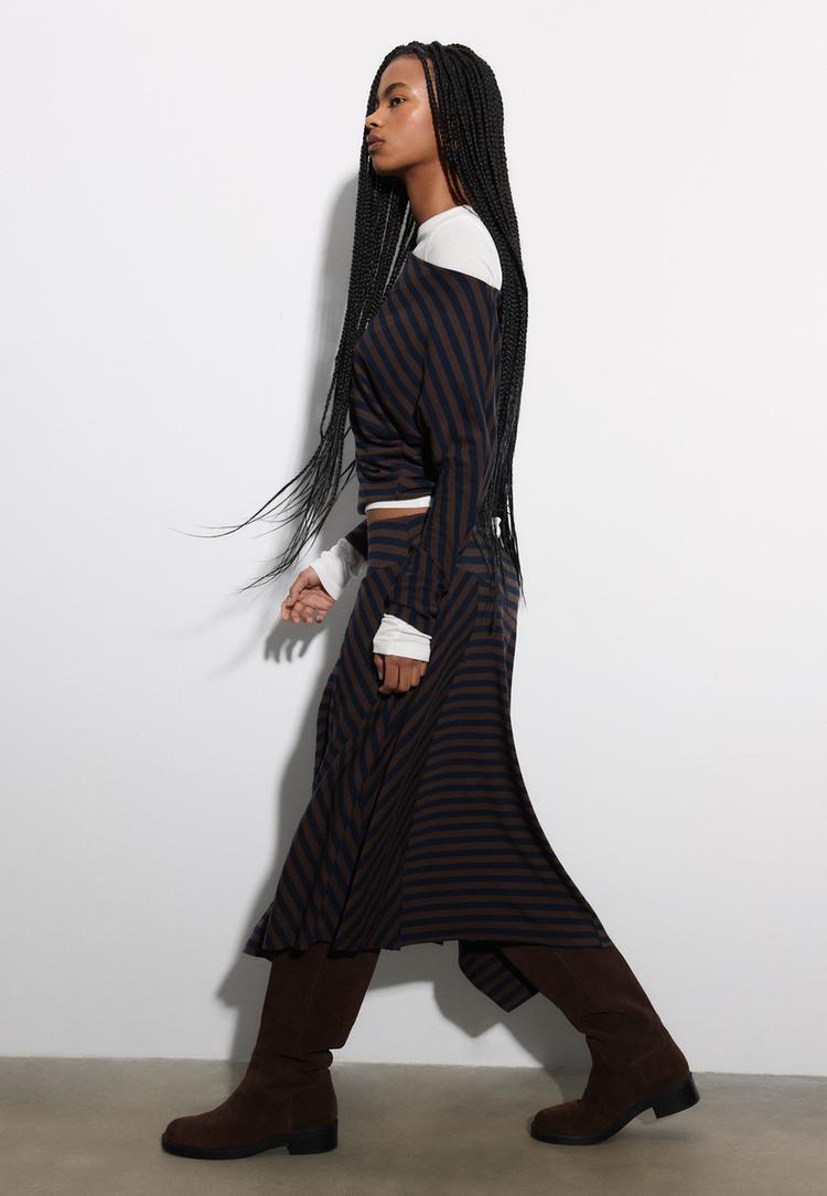 gonna lunga asimmetrica a righe