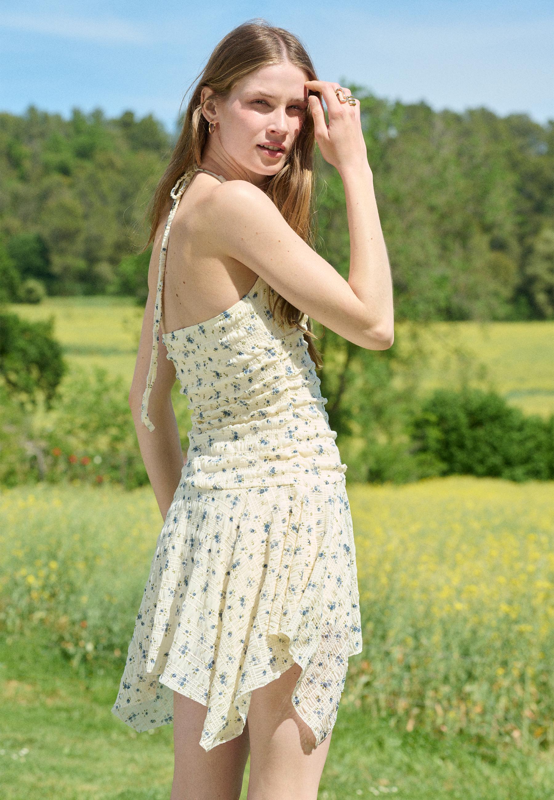 Short dress with pointed hem — Ecru