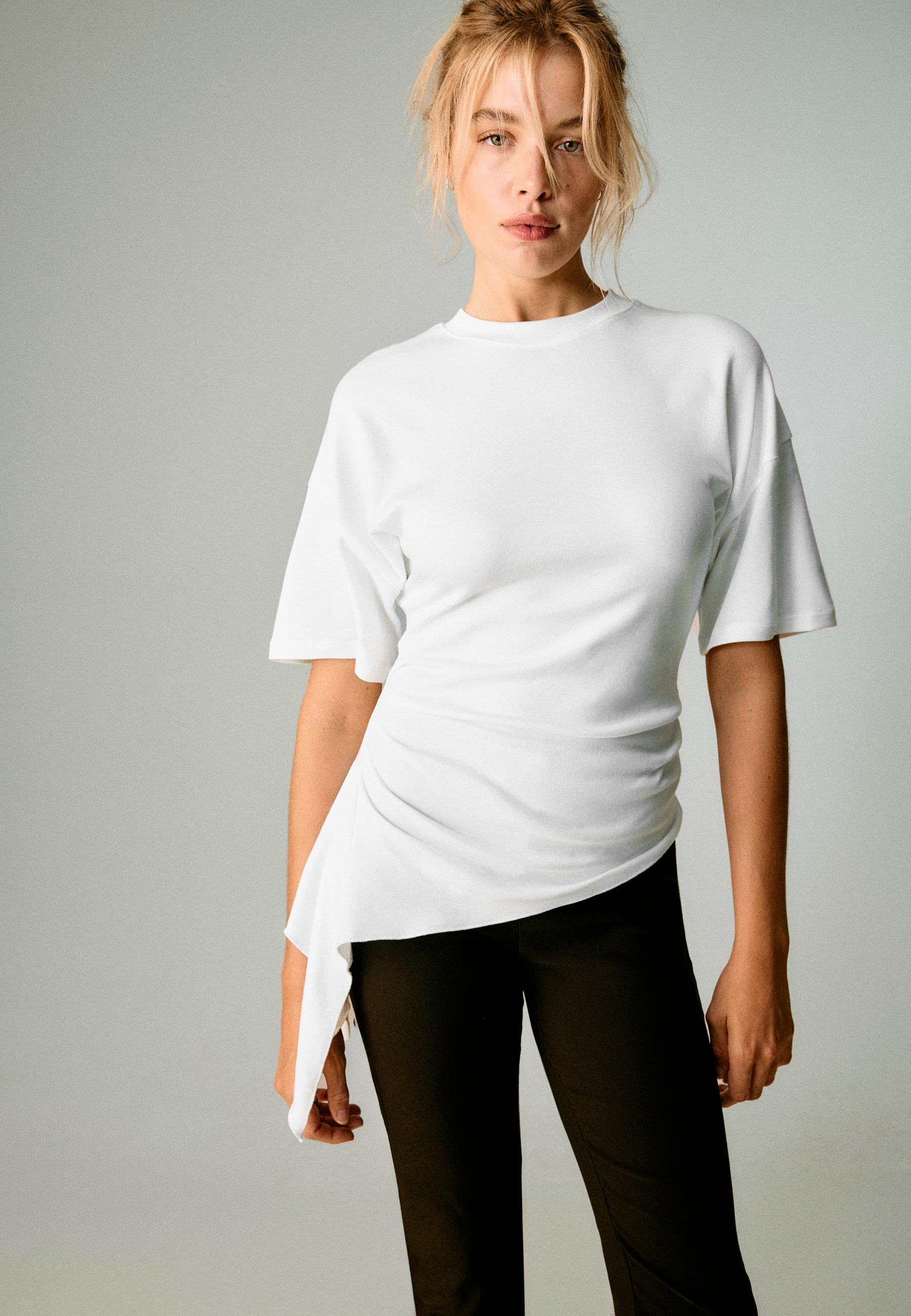 Asymmetric short sleeve T-shirt — Ecru