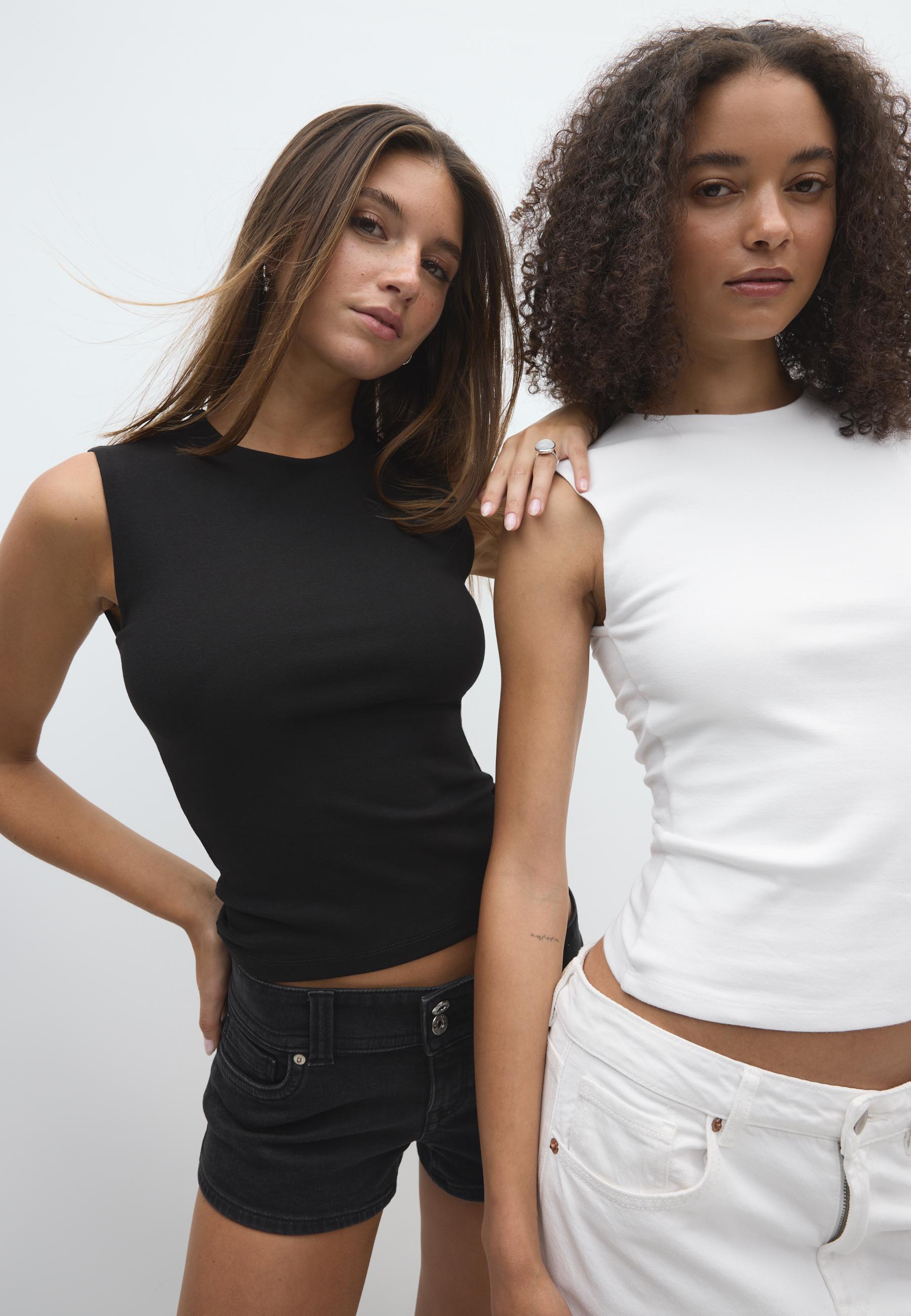 2-pack of basic sleeveless T-shirts — Black