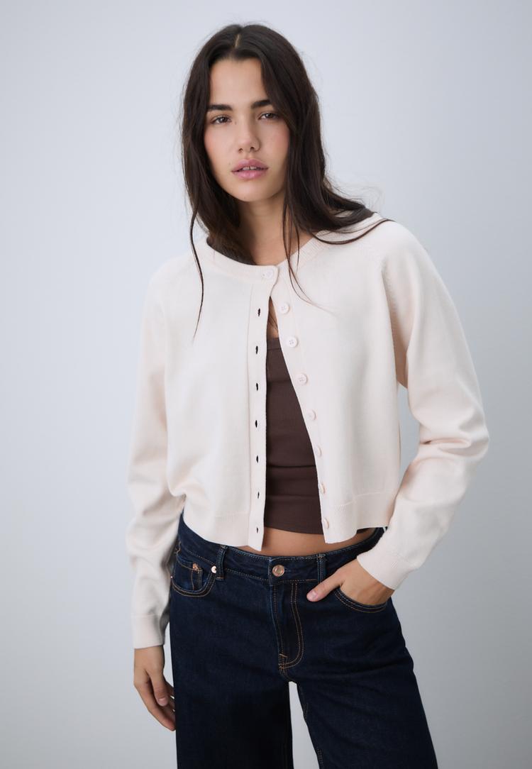 veste en maille boutonnee a manches raglan