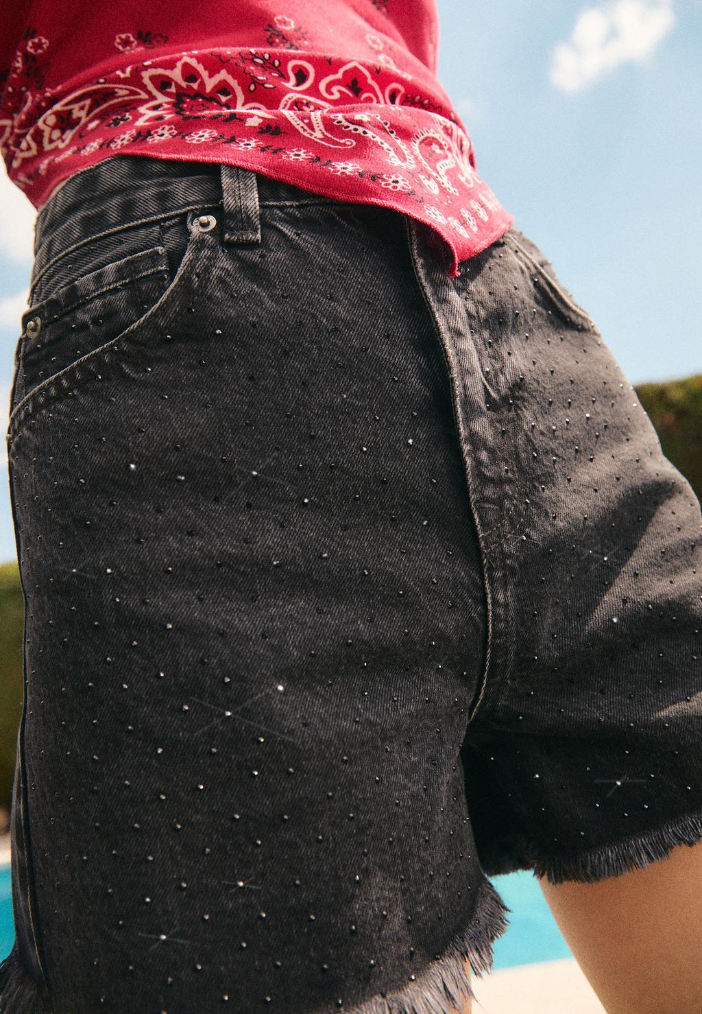 Short denim brillos